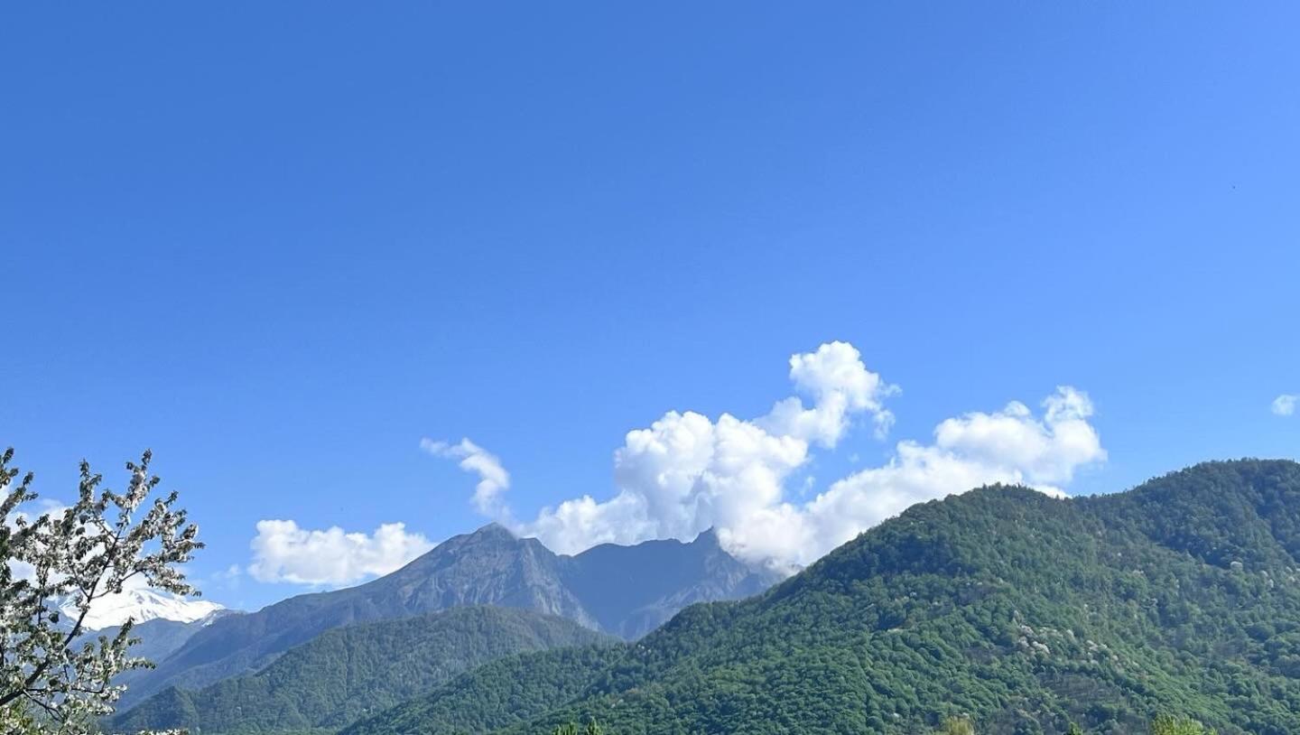Villa Mountain View and Riverside