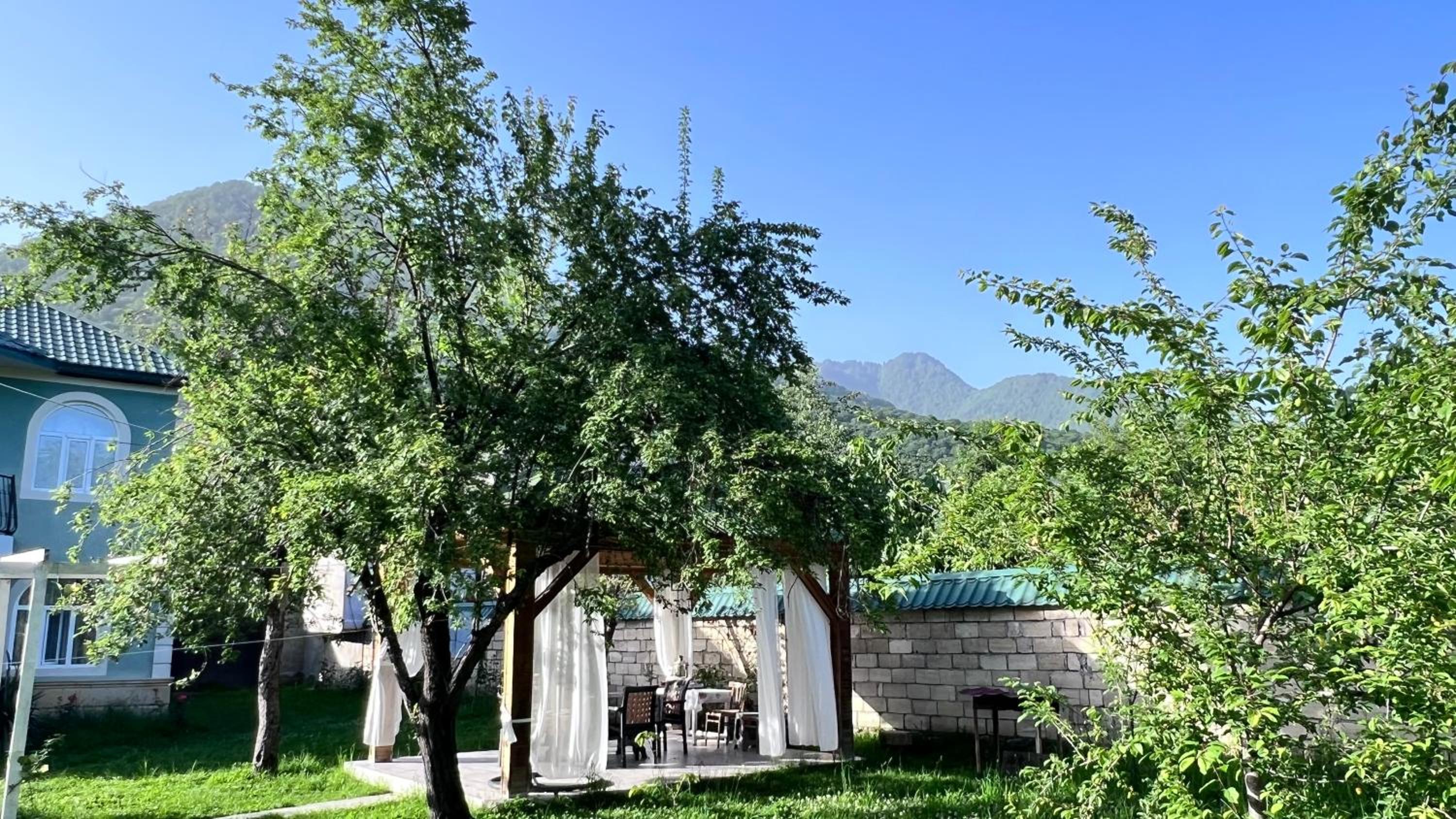 Villa Mountain View and Riverside