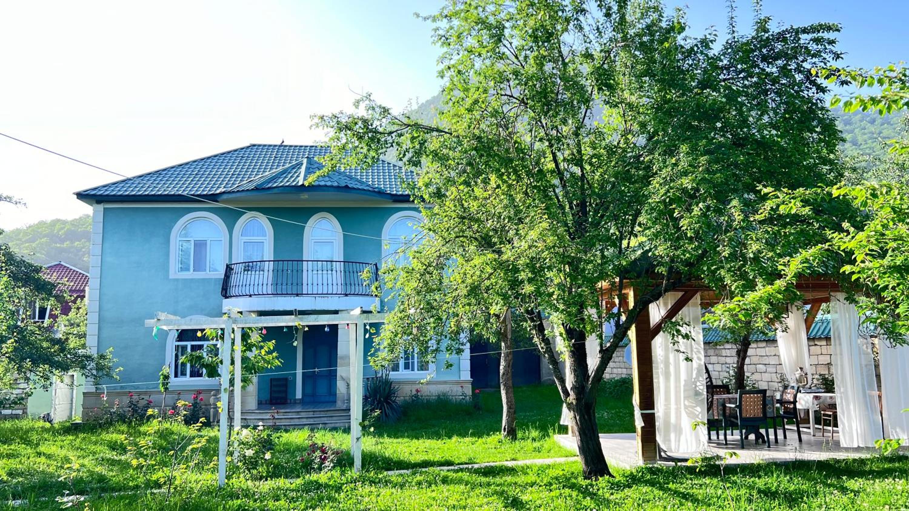 Villa Mountain View and Riverside