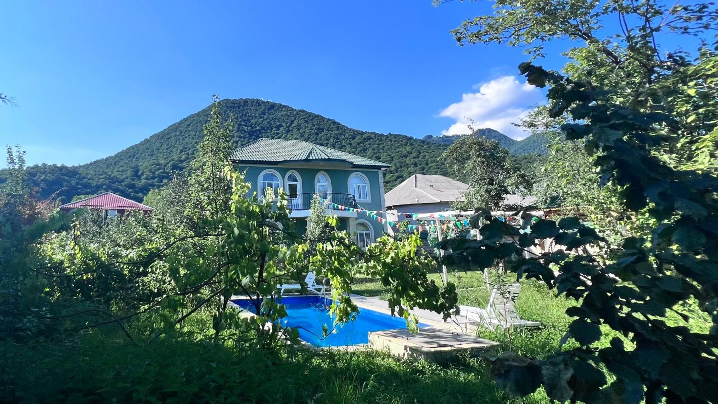 Villa Mountain View and Riverside