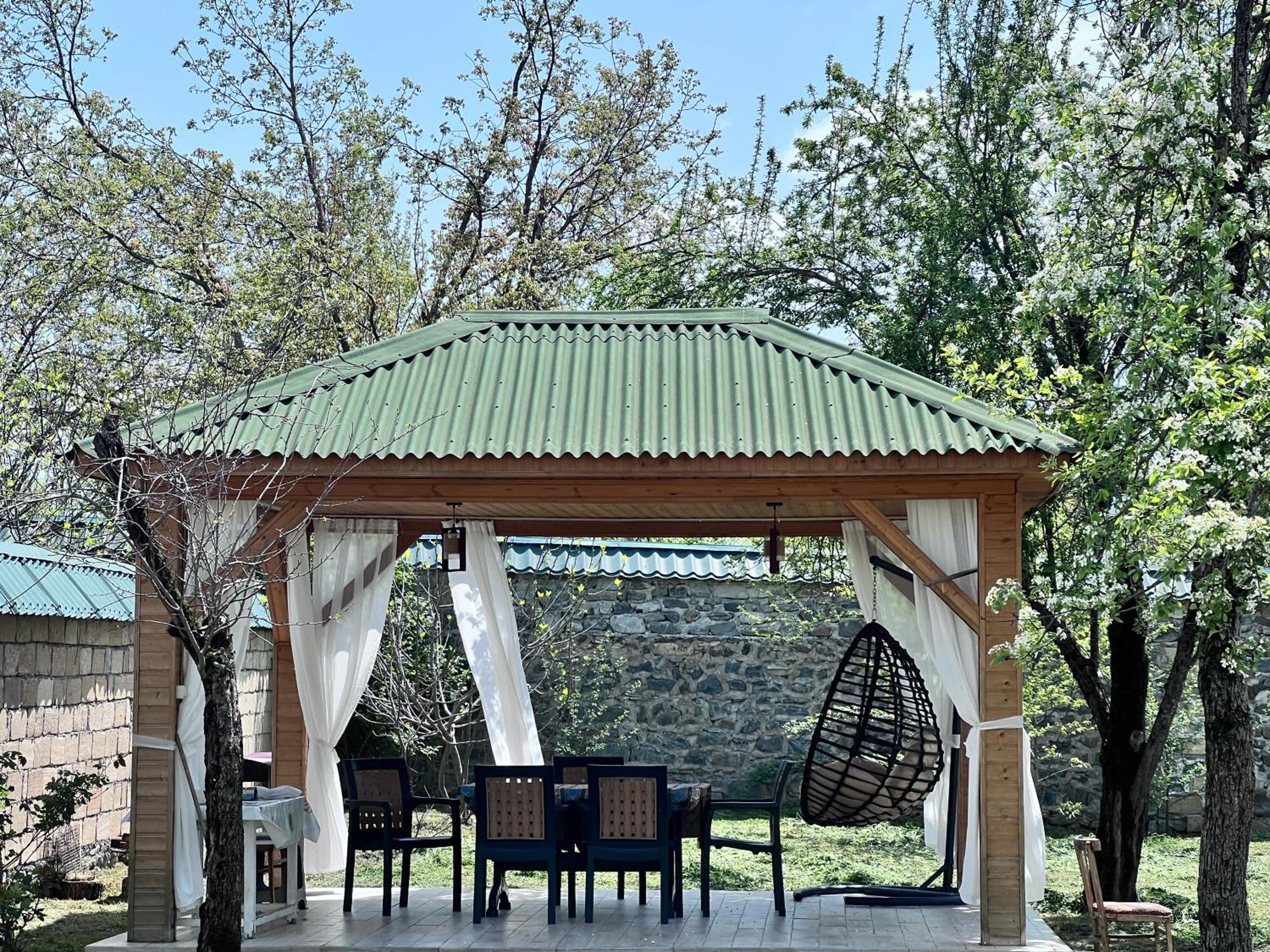 Villa Mountain View and Riverside