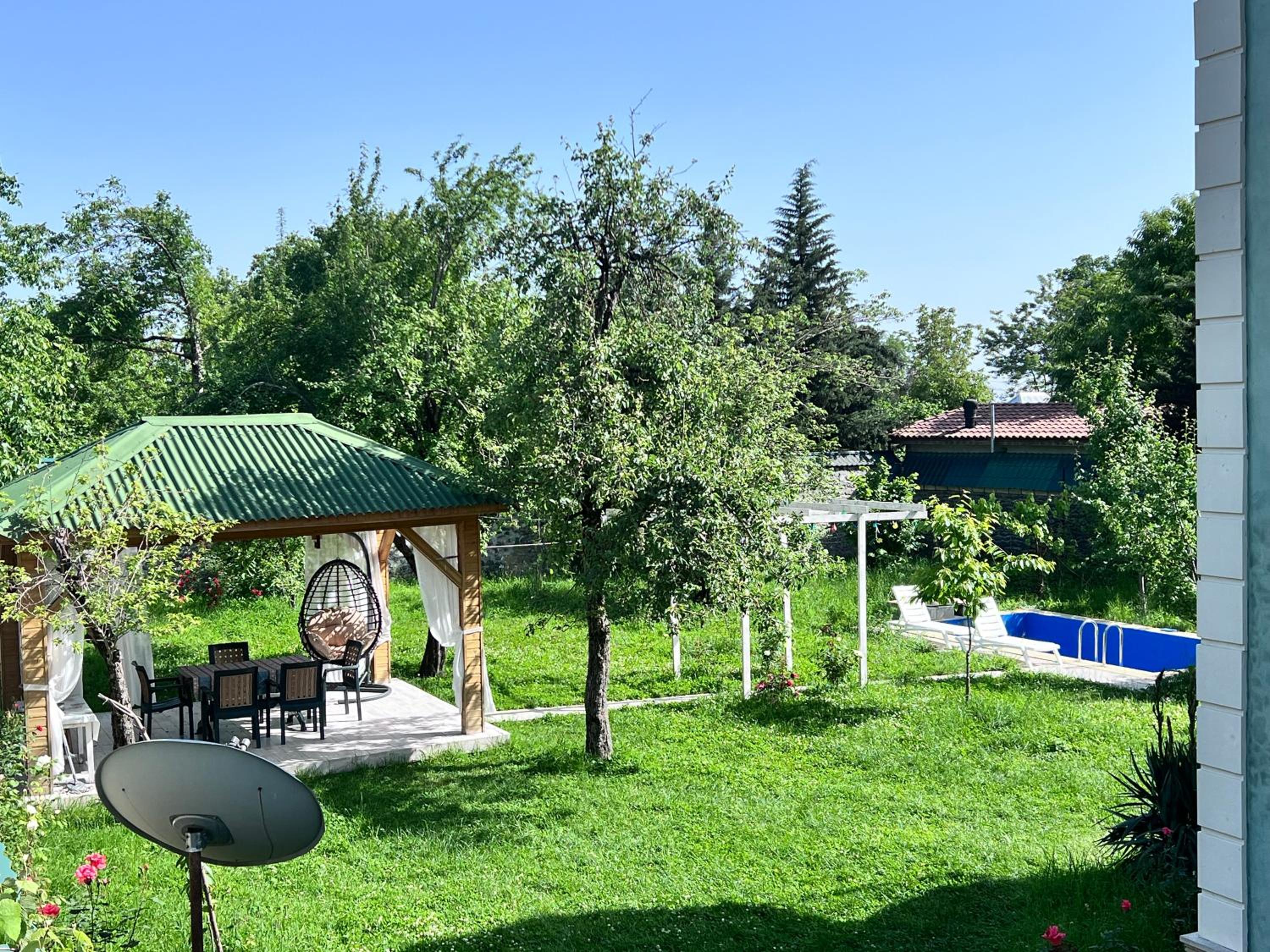 Villa Mountain View and Riverside