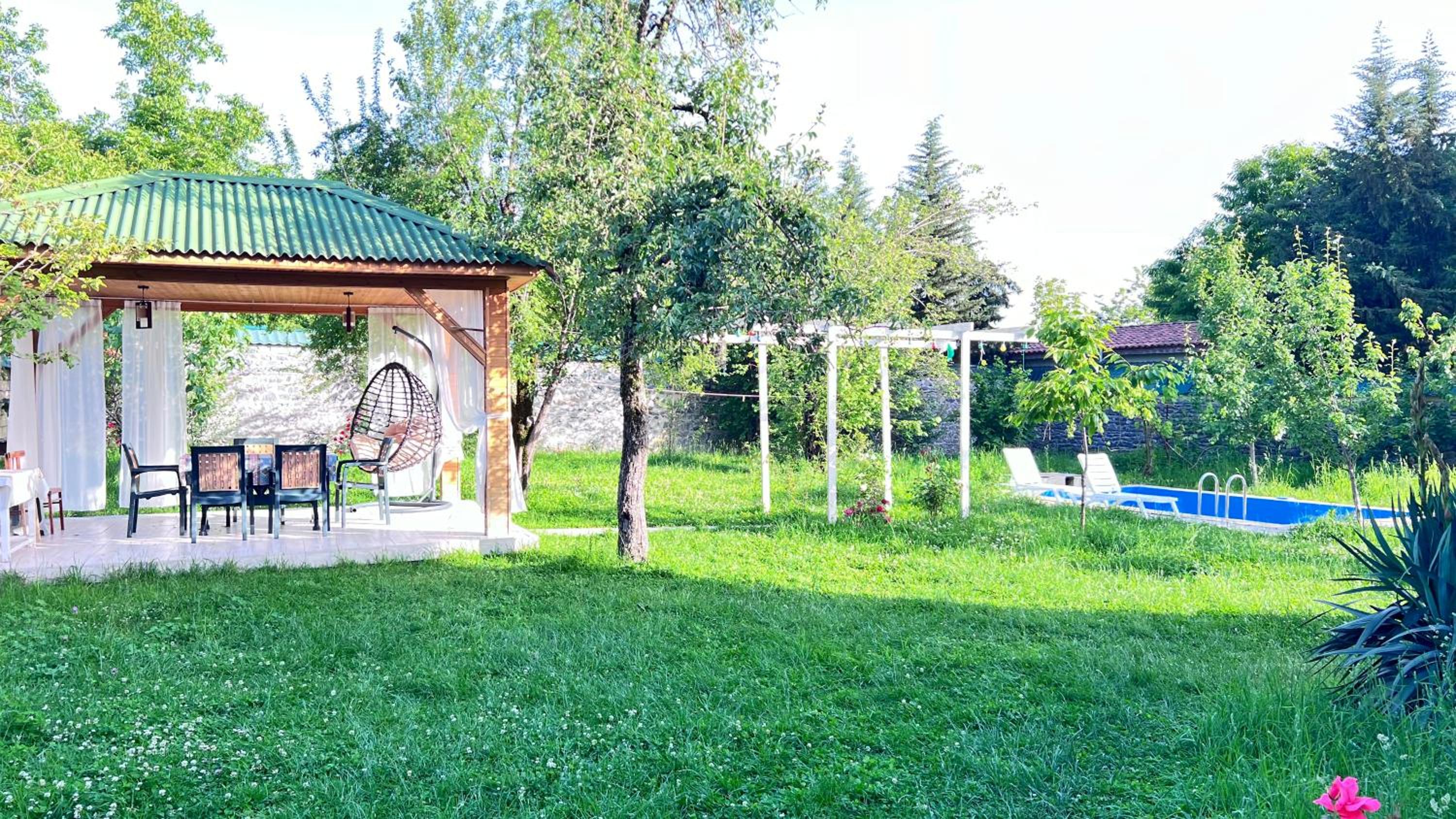 Villa Mountain View and Riverside