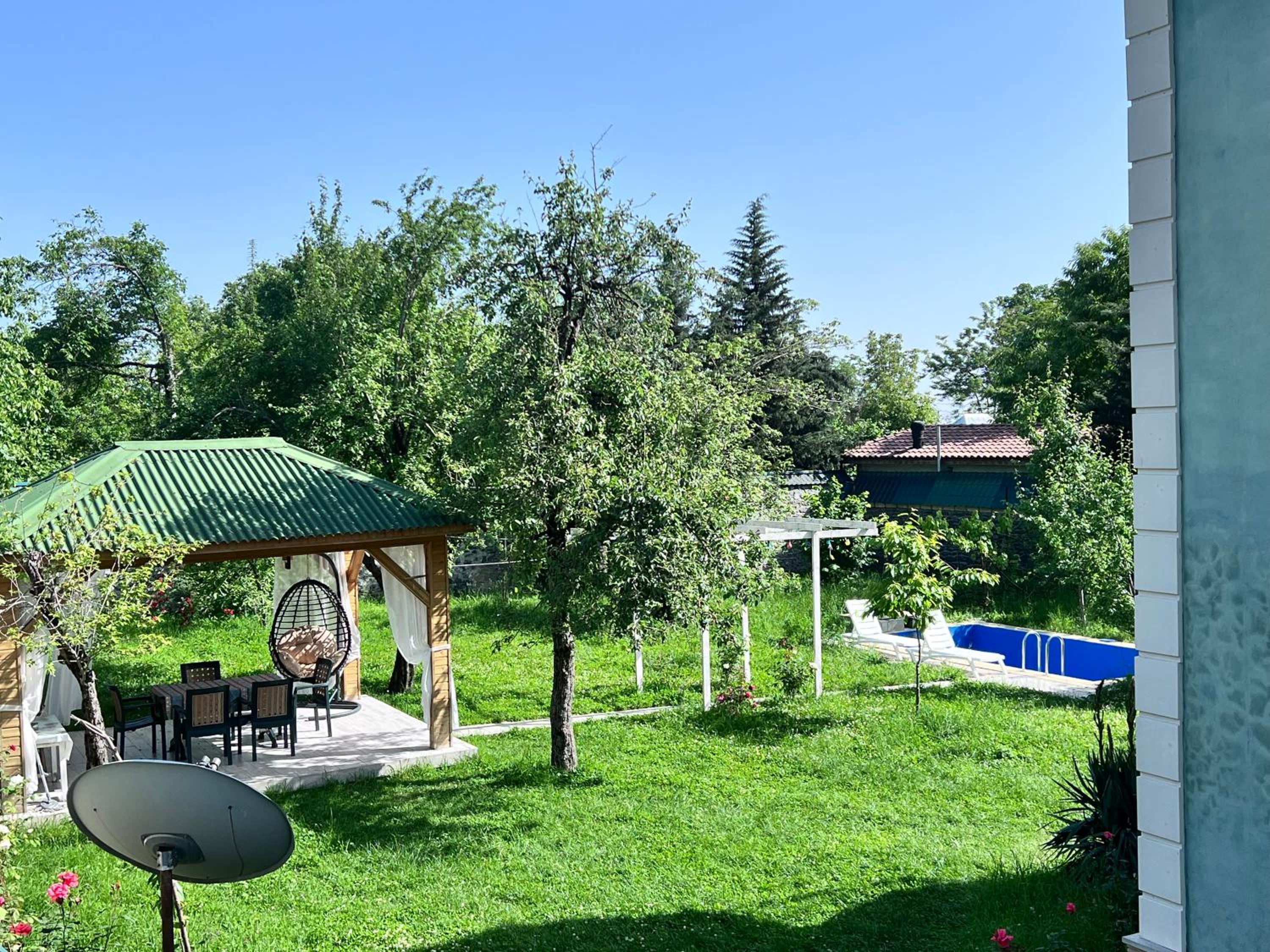 Villa Mountain View and Riverside