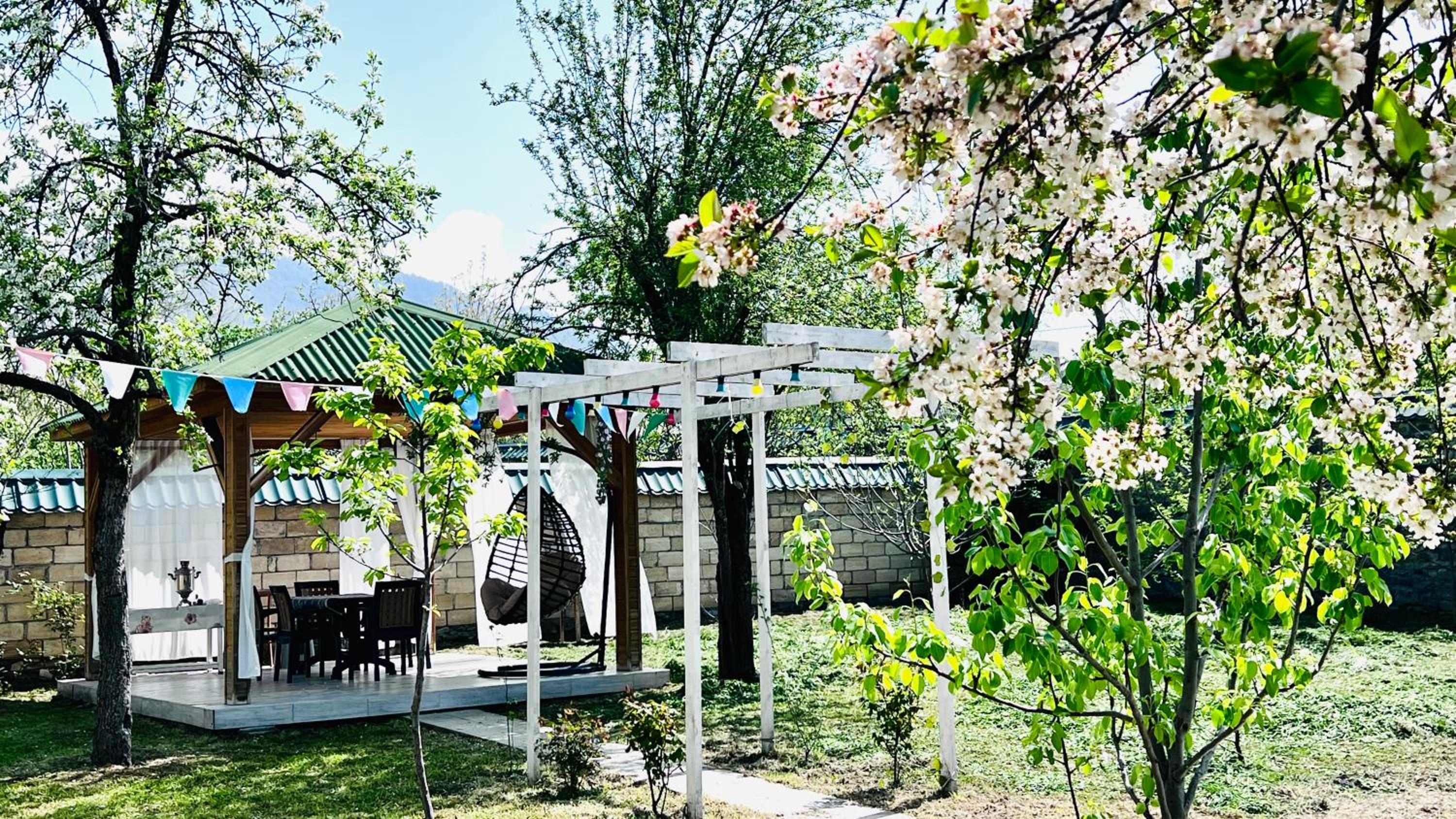Villa Mountain View and Riverside