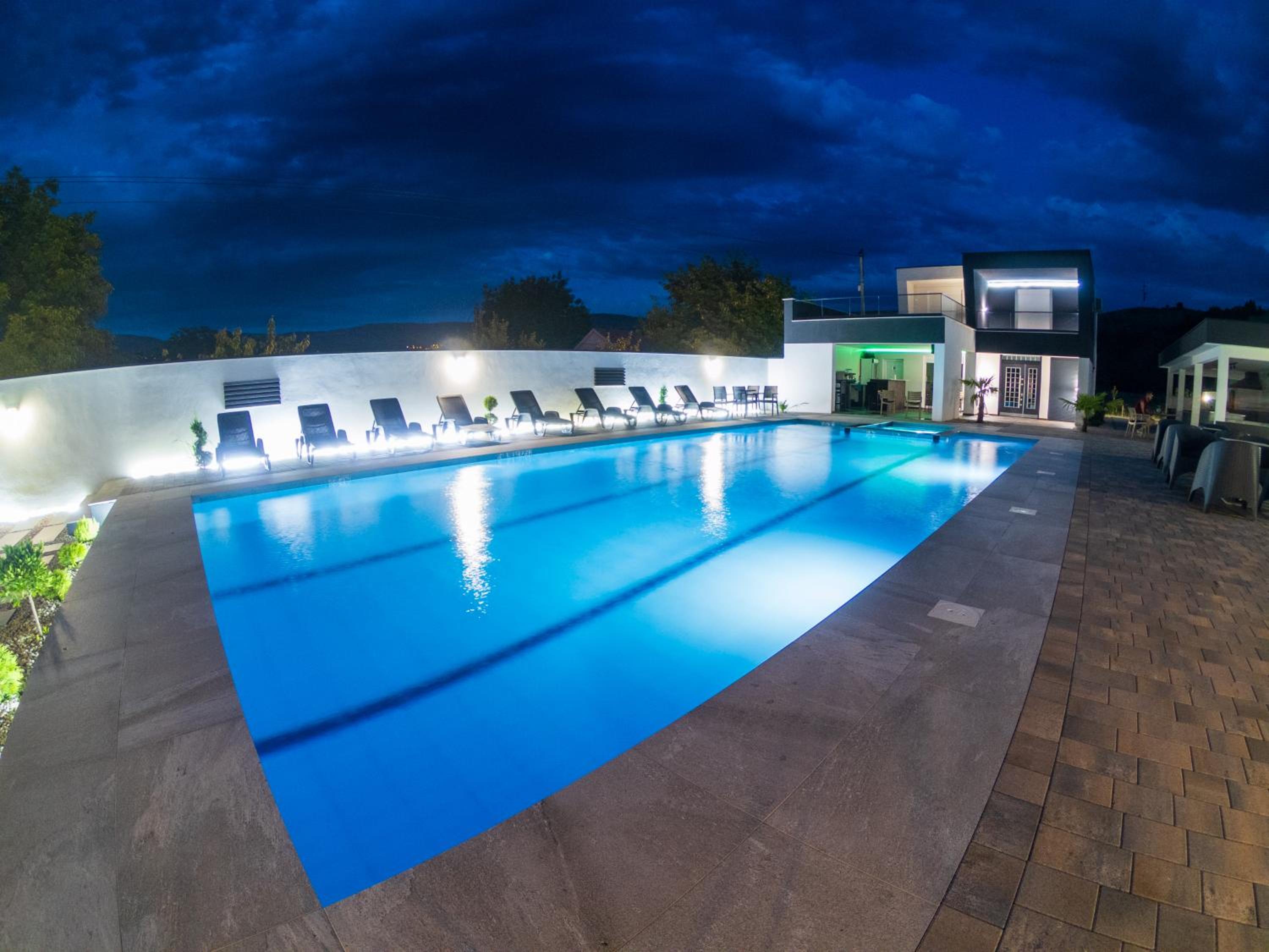 Villa XY