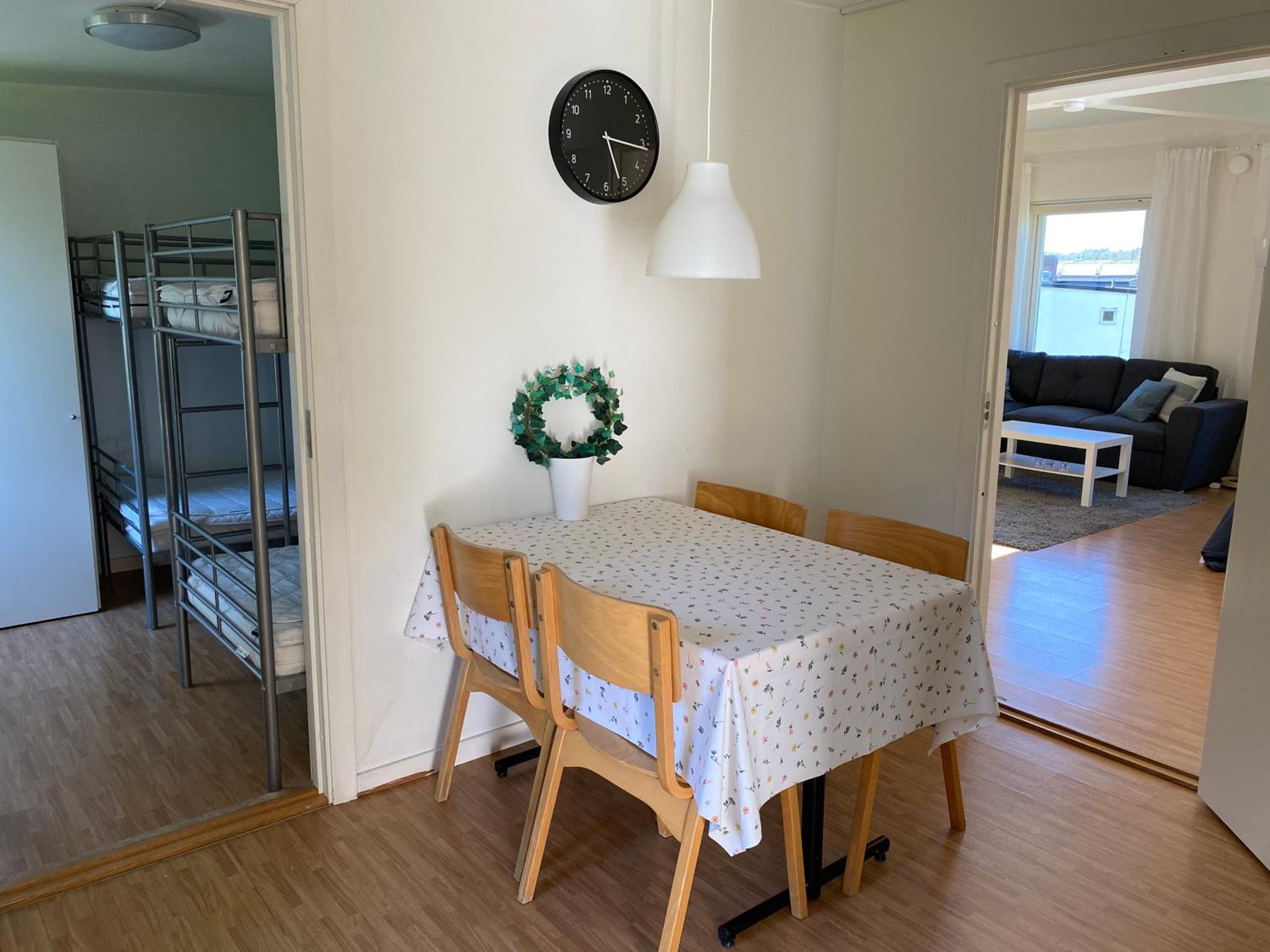 Hällestrand Vandrarhem - Lägenhet "Laxen"