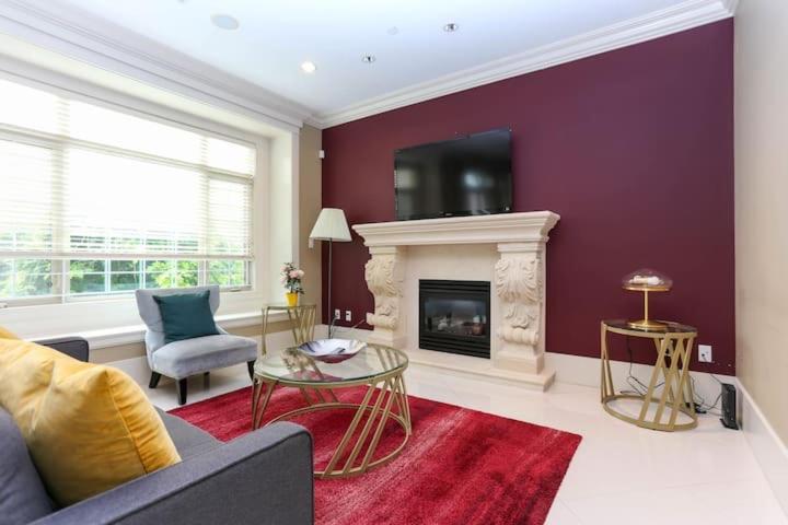 Luxury house with air-conditioning five rooms