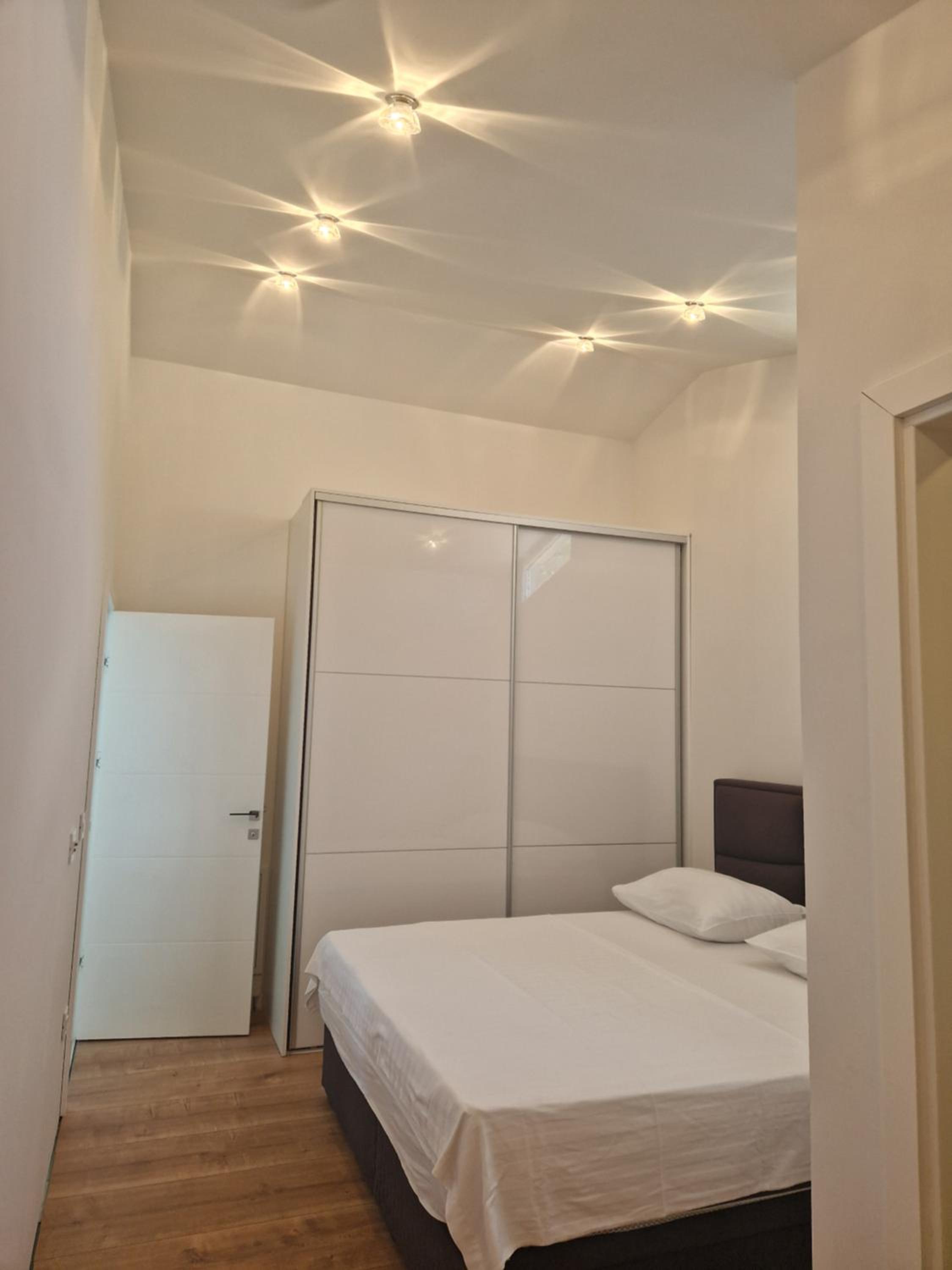 Apartman SIX en Brela — bedroom