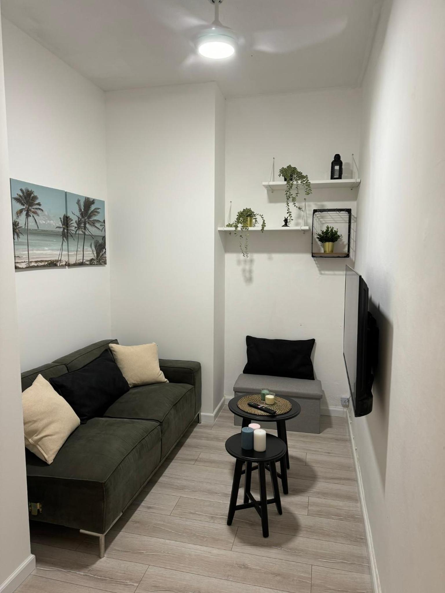 3 rooms apartment on the beach view 4