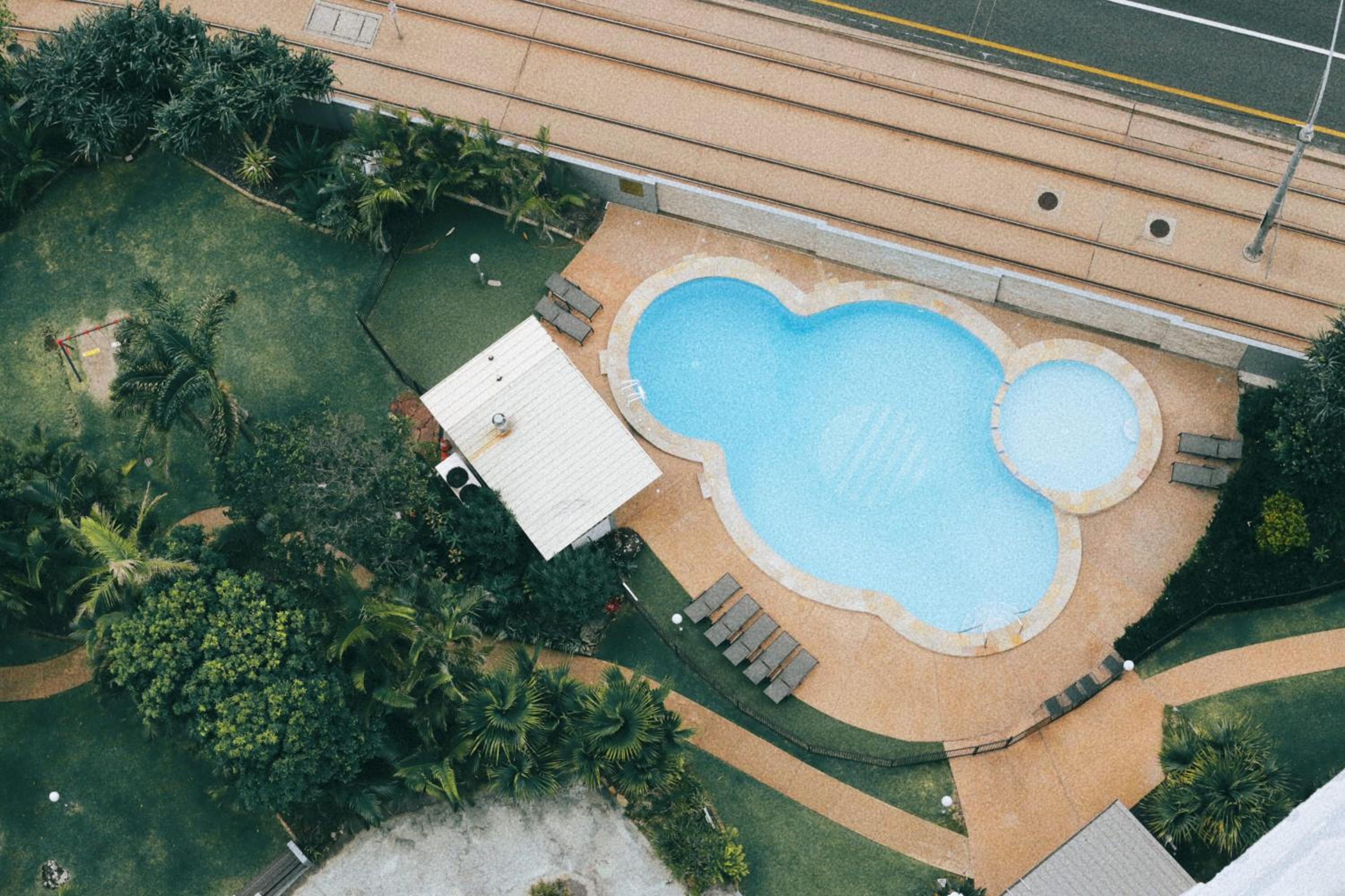 High level spacious Ocean View apt at Surfers