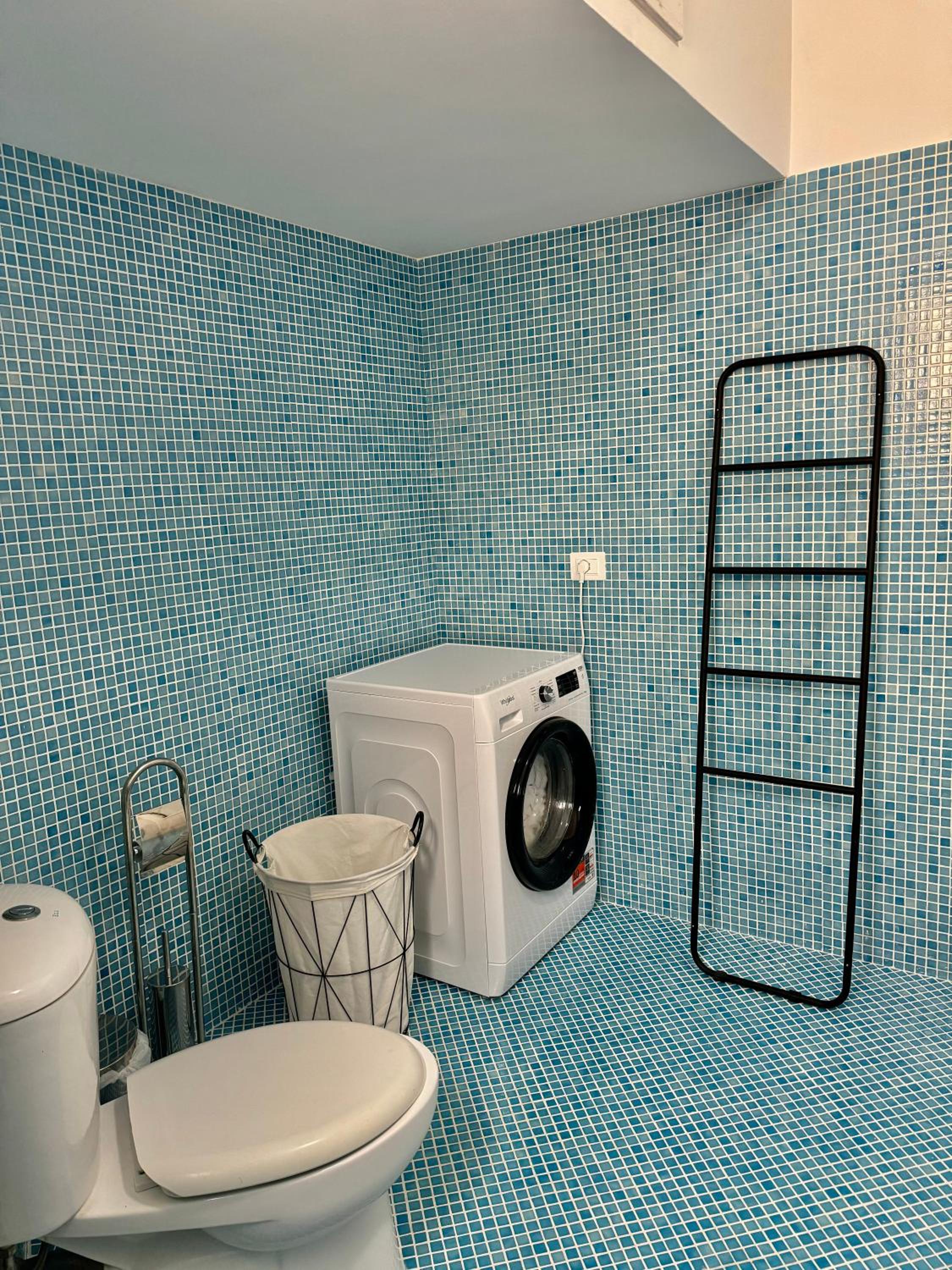 Comfy Blue Sarande