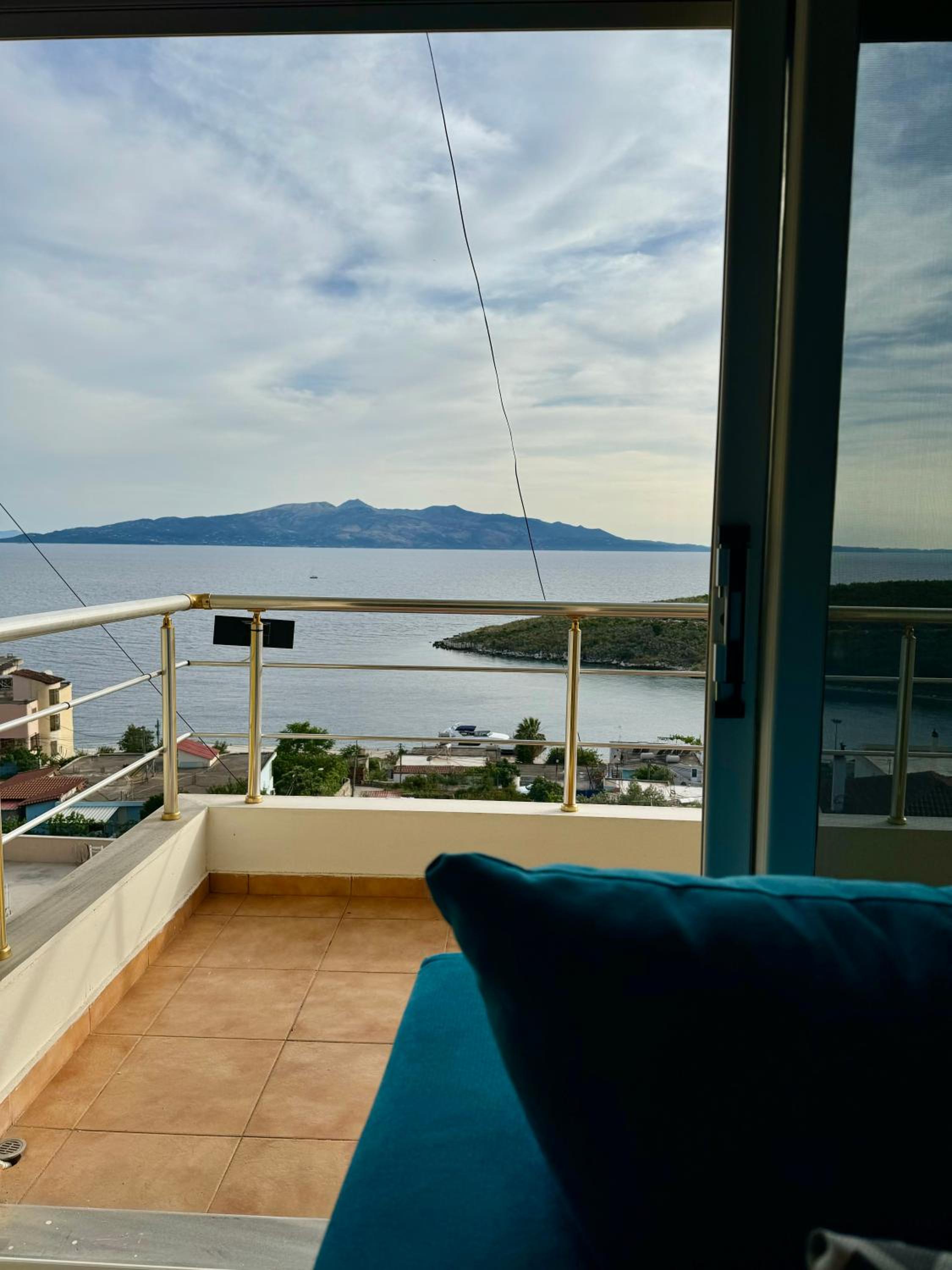 Comfy Blue Sarande