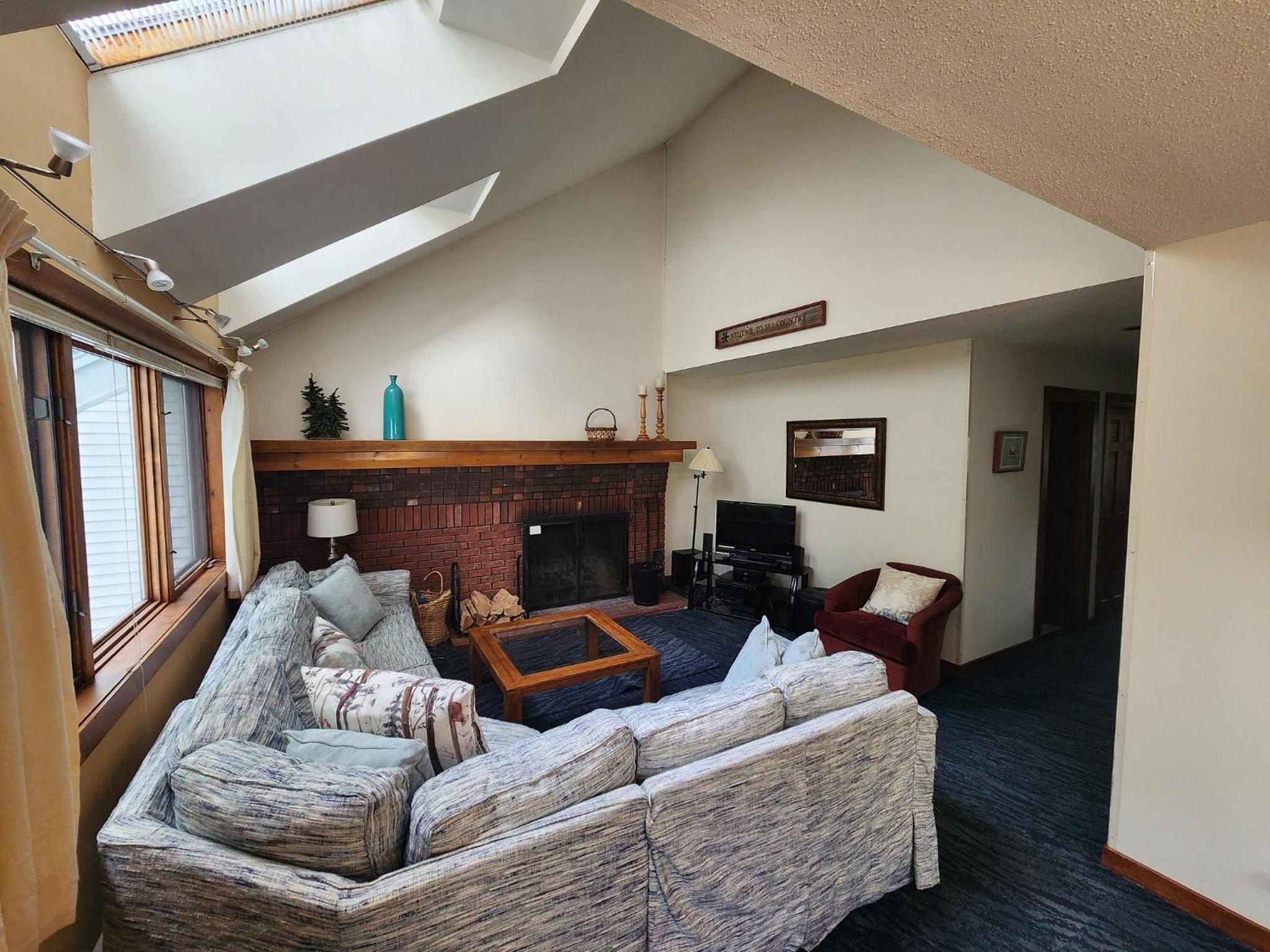 Ski In Ski Out Sunrise West Glade H2 - Direct Trailside, Hot Tub, Pool, Sauna view 4