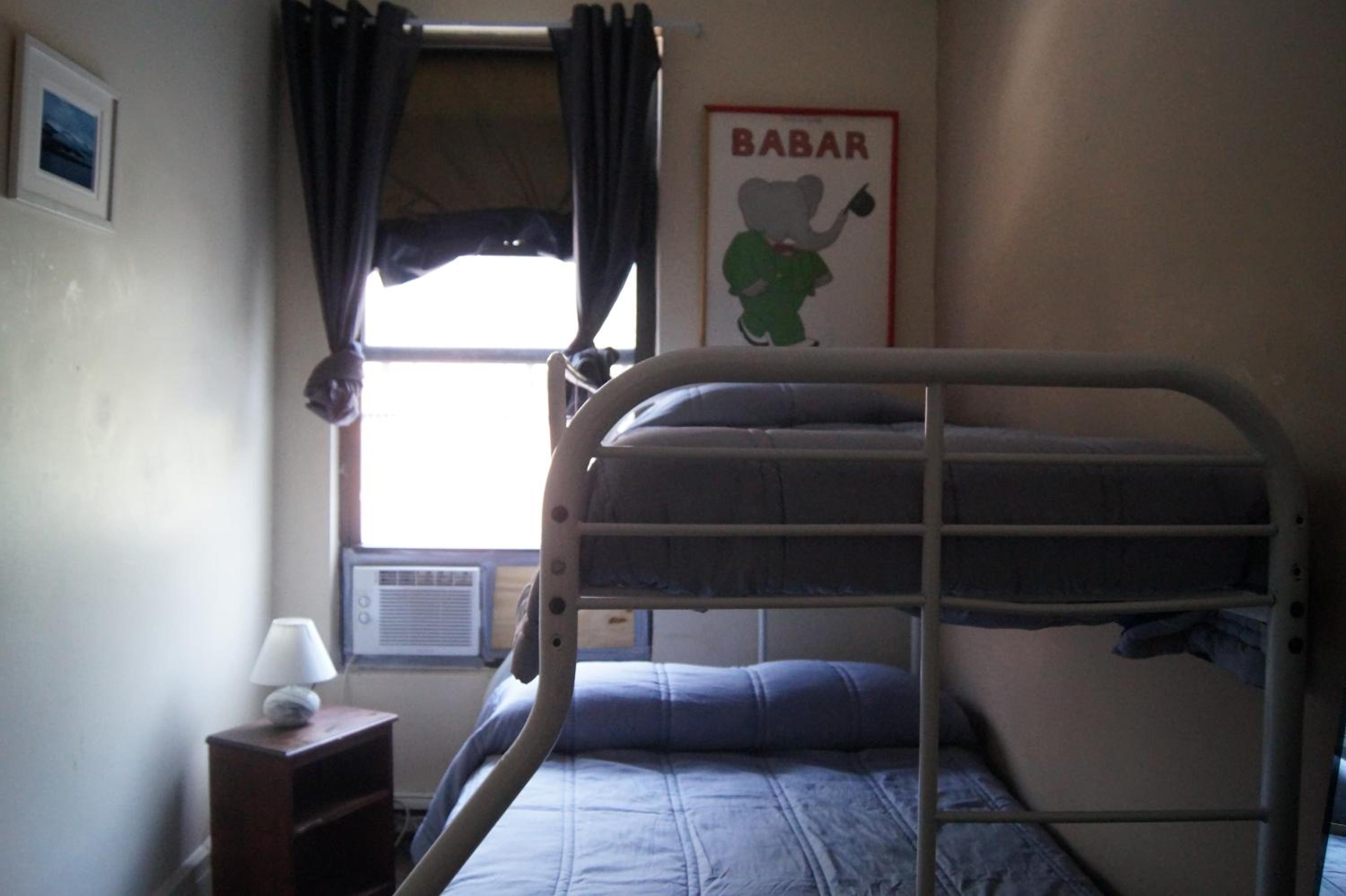 Macaw Guest House