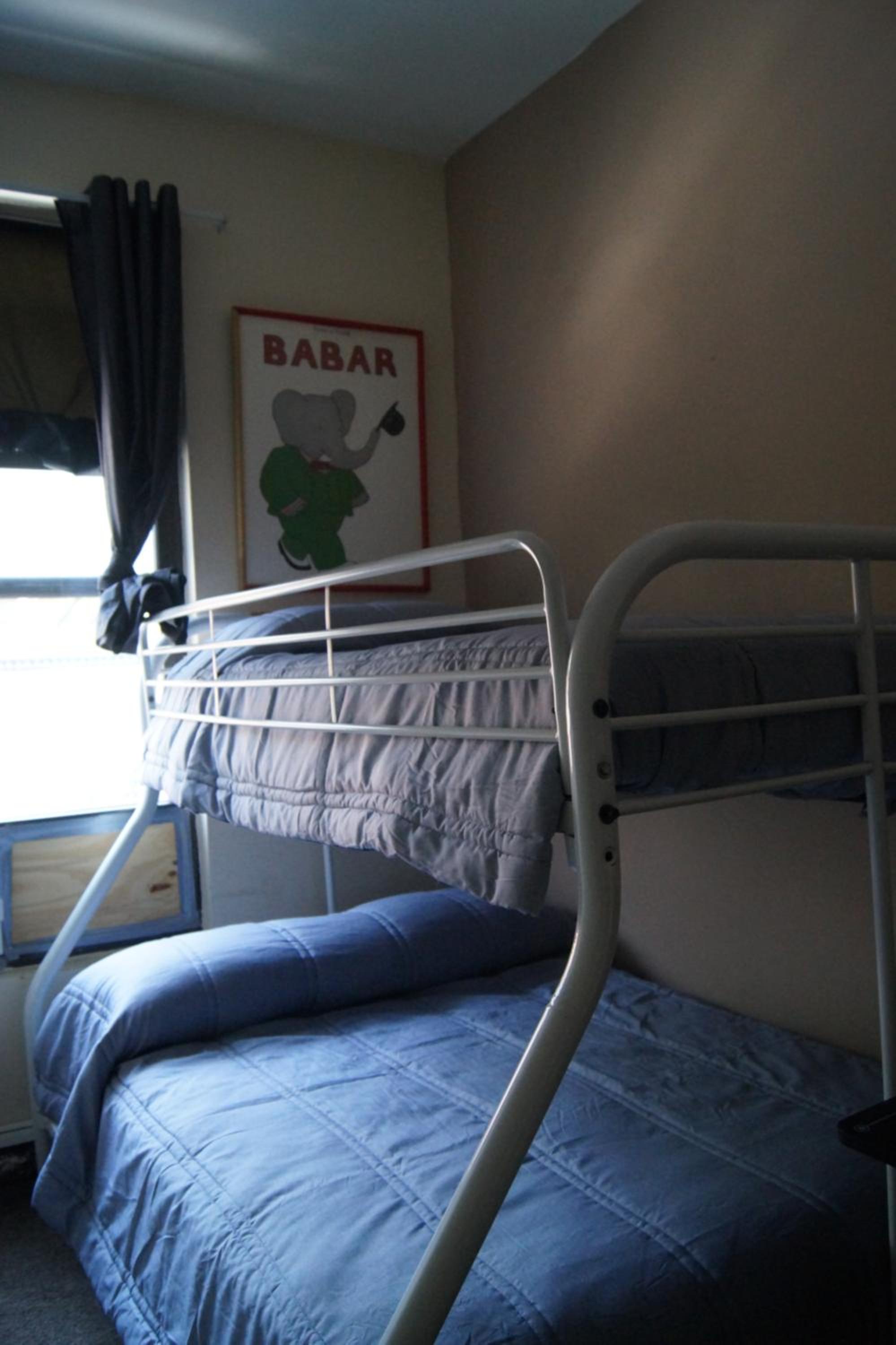 Macaw Guest House