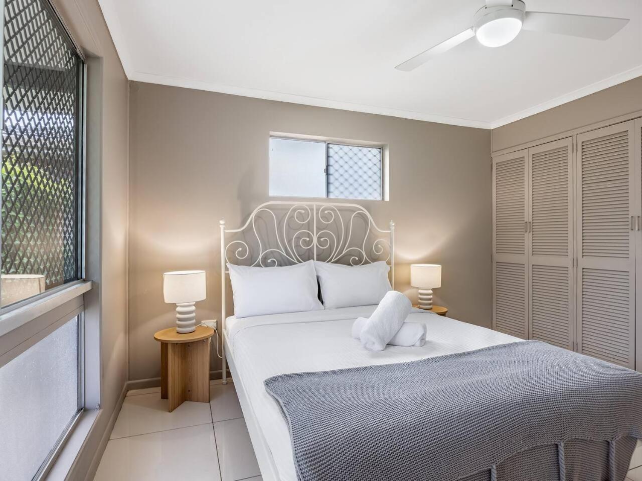 5 mins to Mall Convenient 4BR Home at Sunnybank
