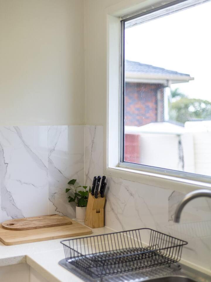 5 mins to Mall Convenient 4BR Home at Sunnybank