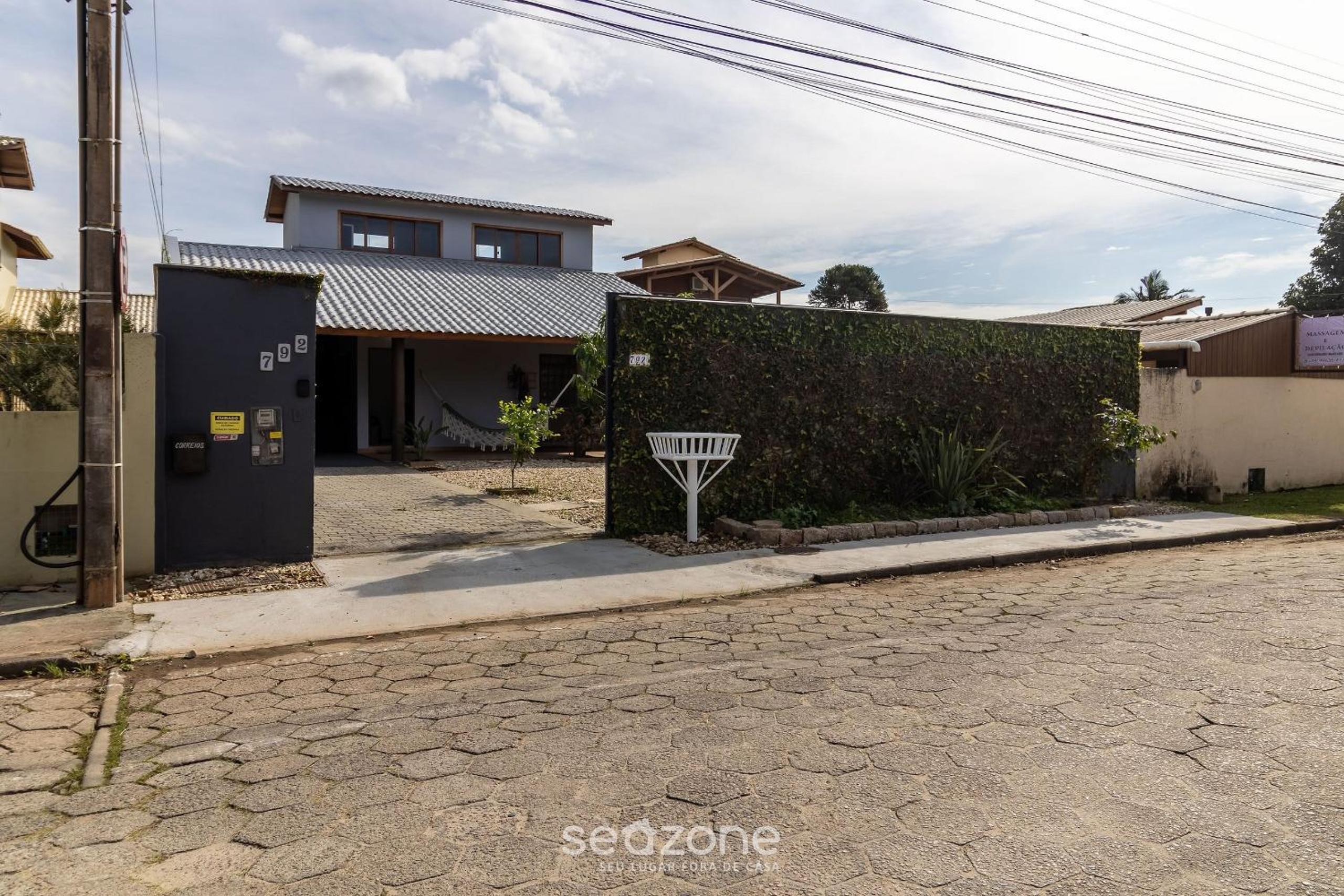House with Pool Near the Beach JDE792