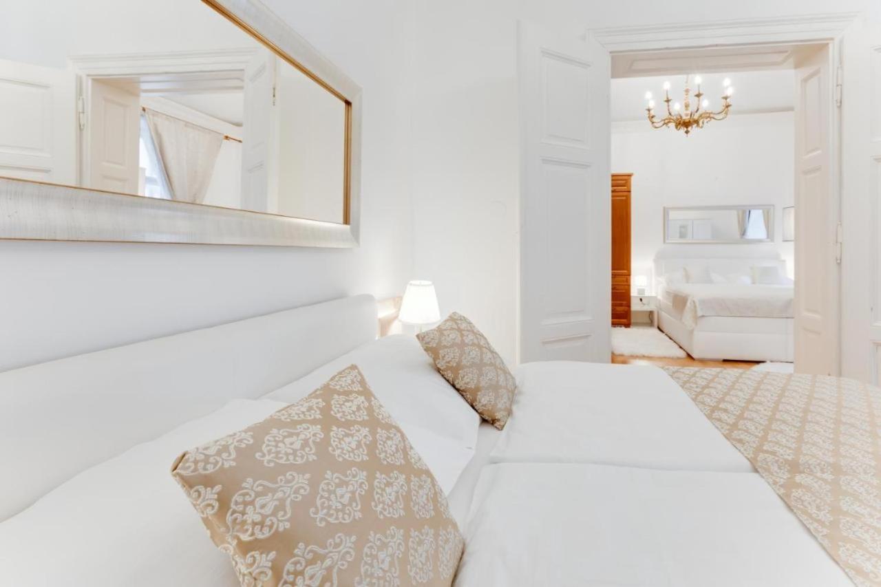 Wenceslas Square Royal Apartments