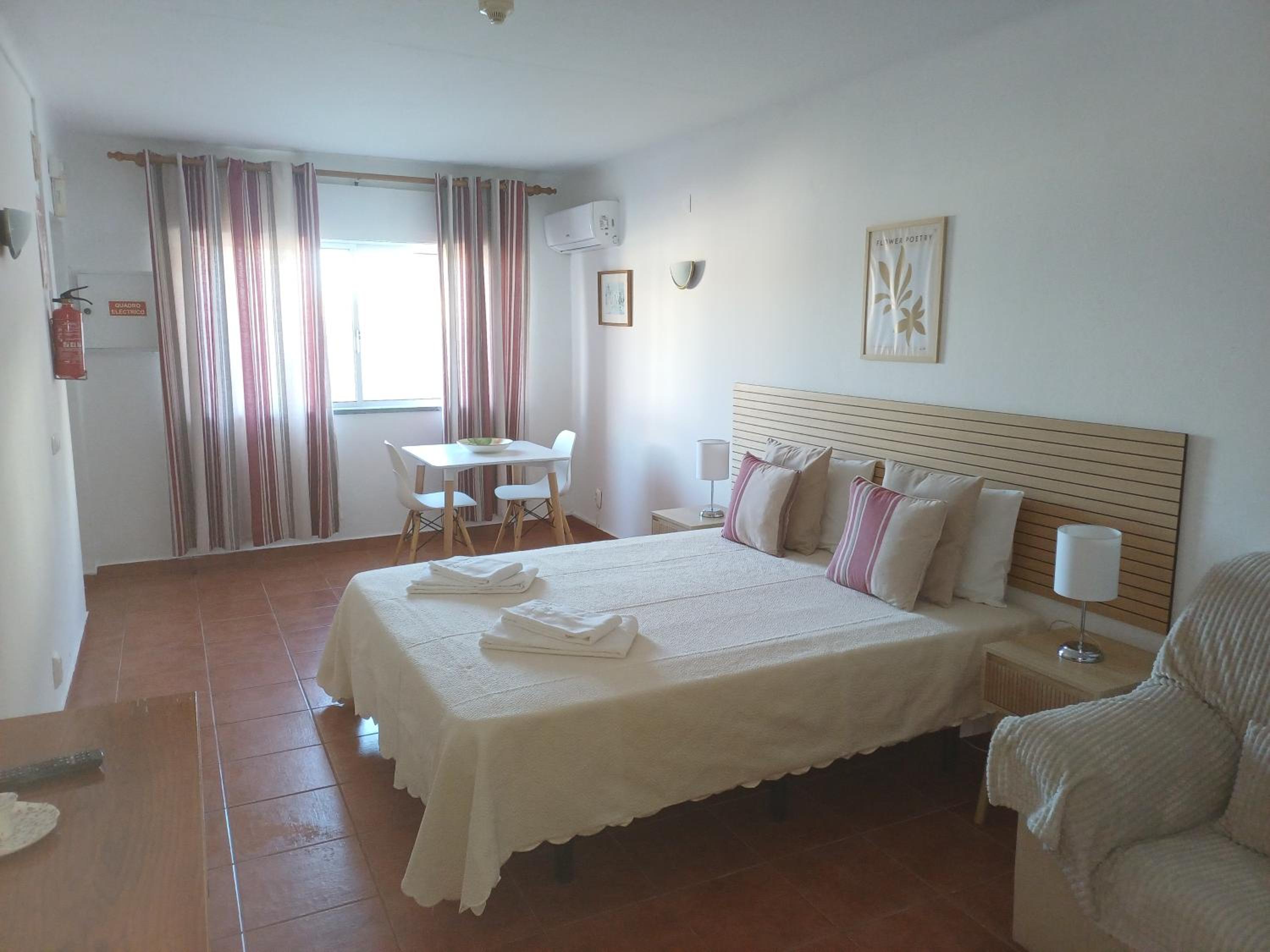 Apartamentos Salema Praia Club