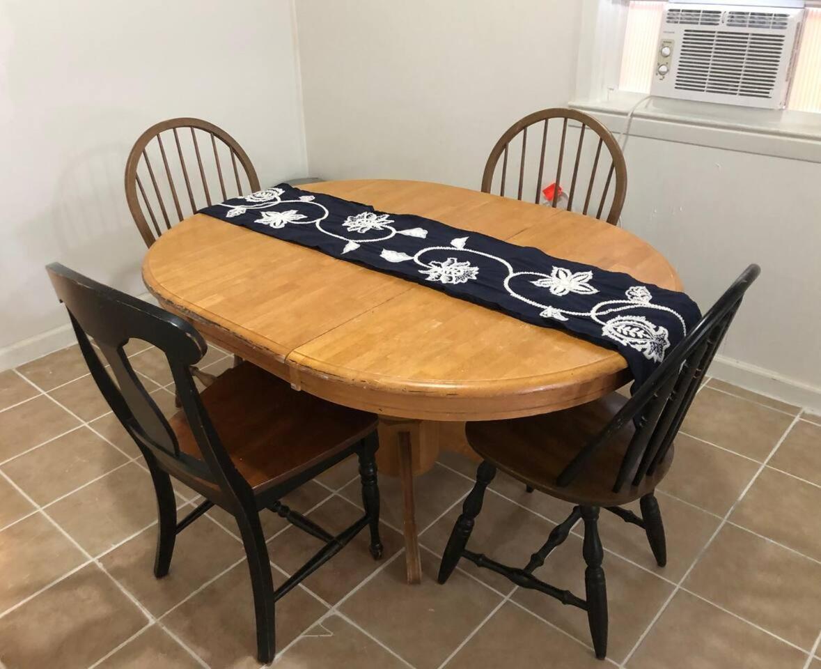 Private 3 bedroom and 1 bathroom house, direct NYC Manhattan train a 15 minute walk away, MetLife Stadium FIFA World Cup 35 minutes away