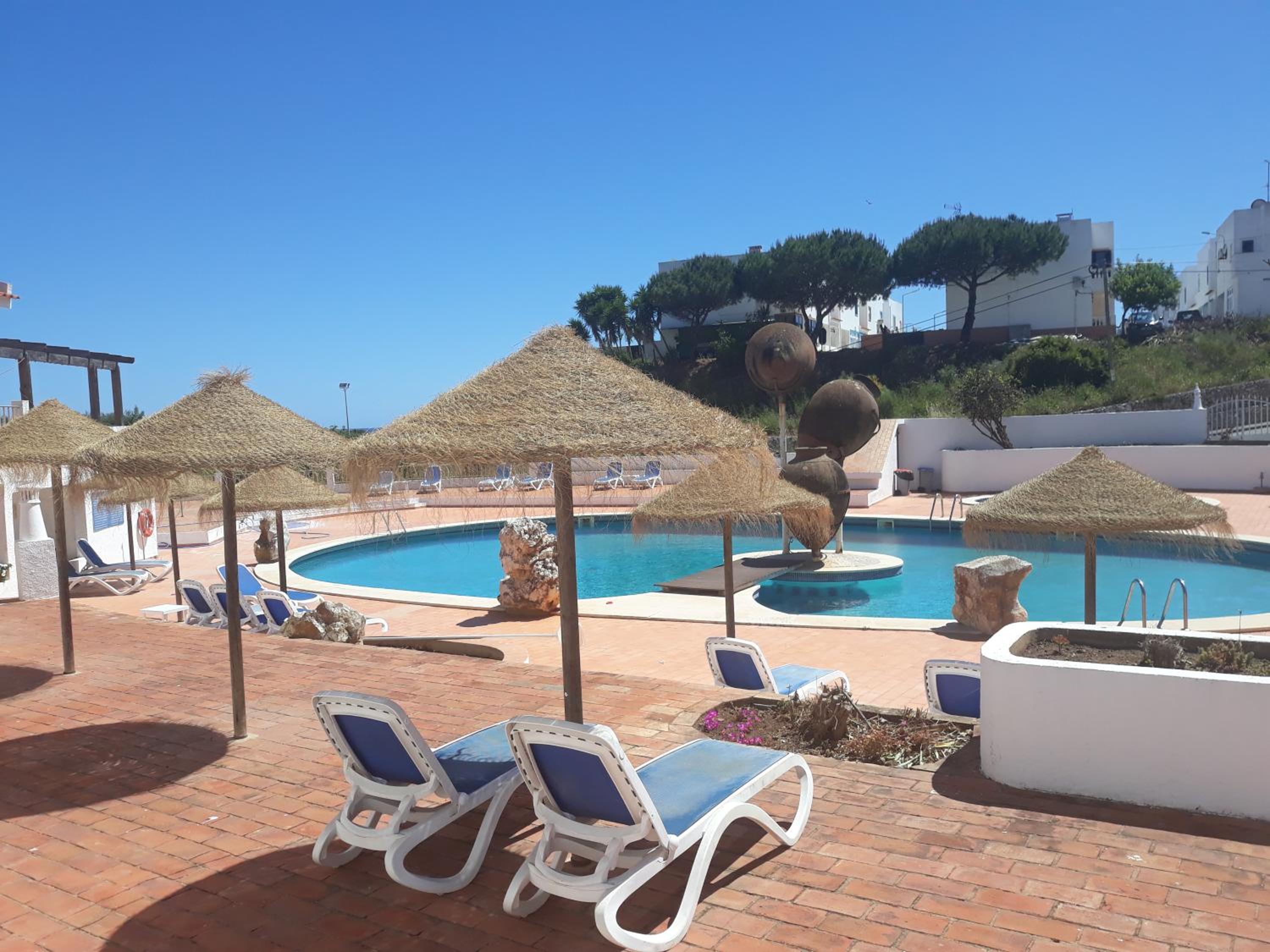 Apartamentos Salema Praia Club