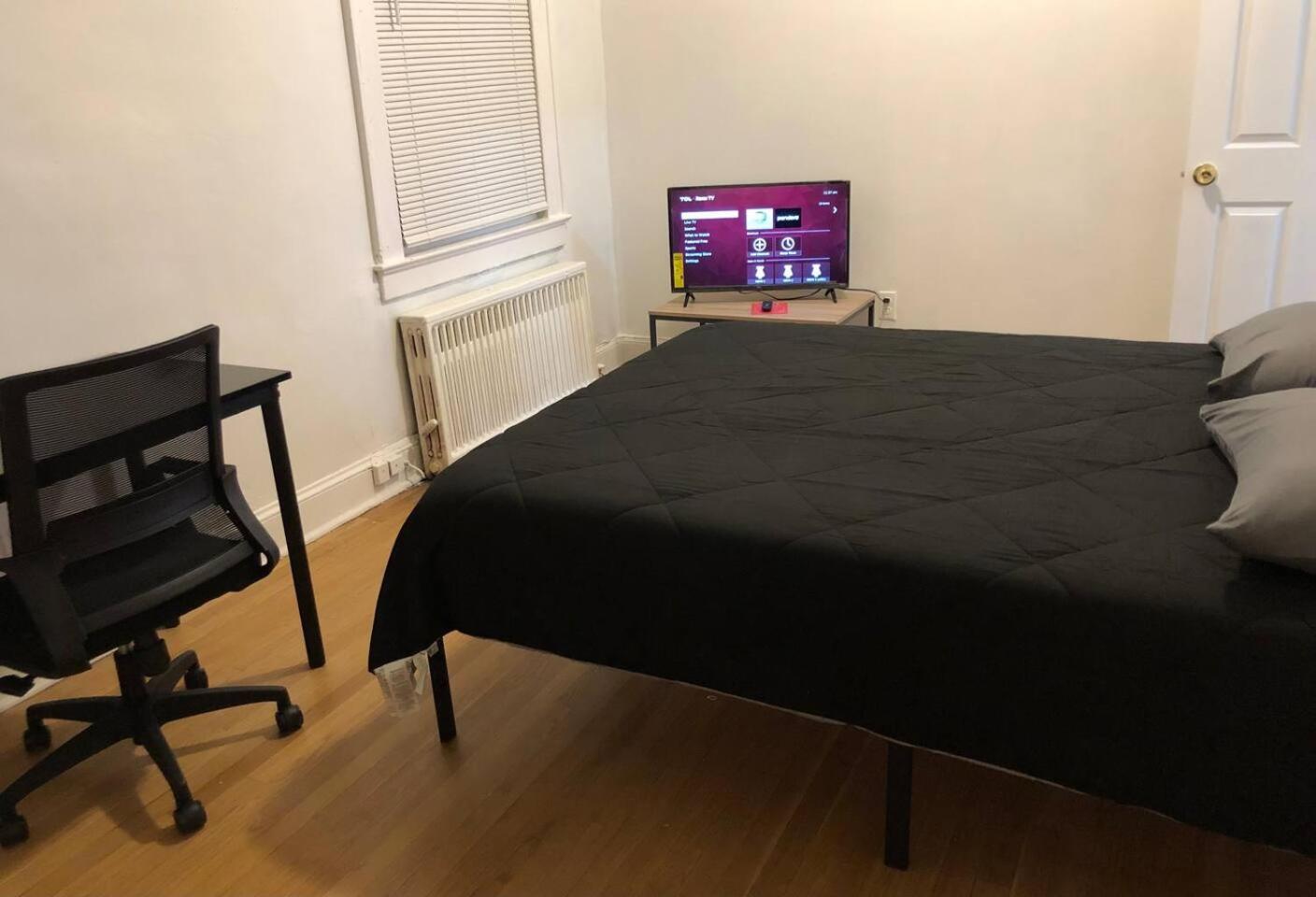 Spacious 2-bedroom apartment with 1-bathroom and private street entrance, MetLife Stadium FIFA World Cup 25 minutes away