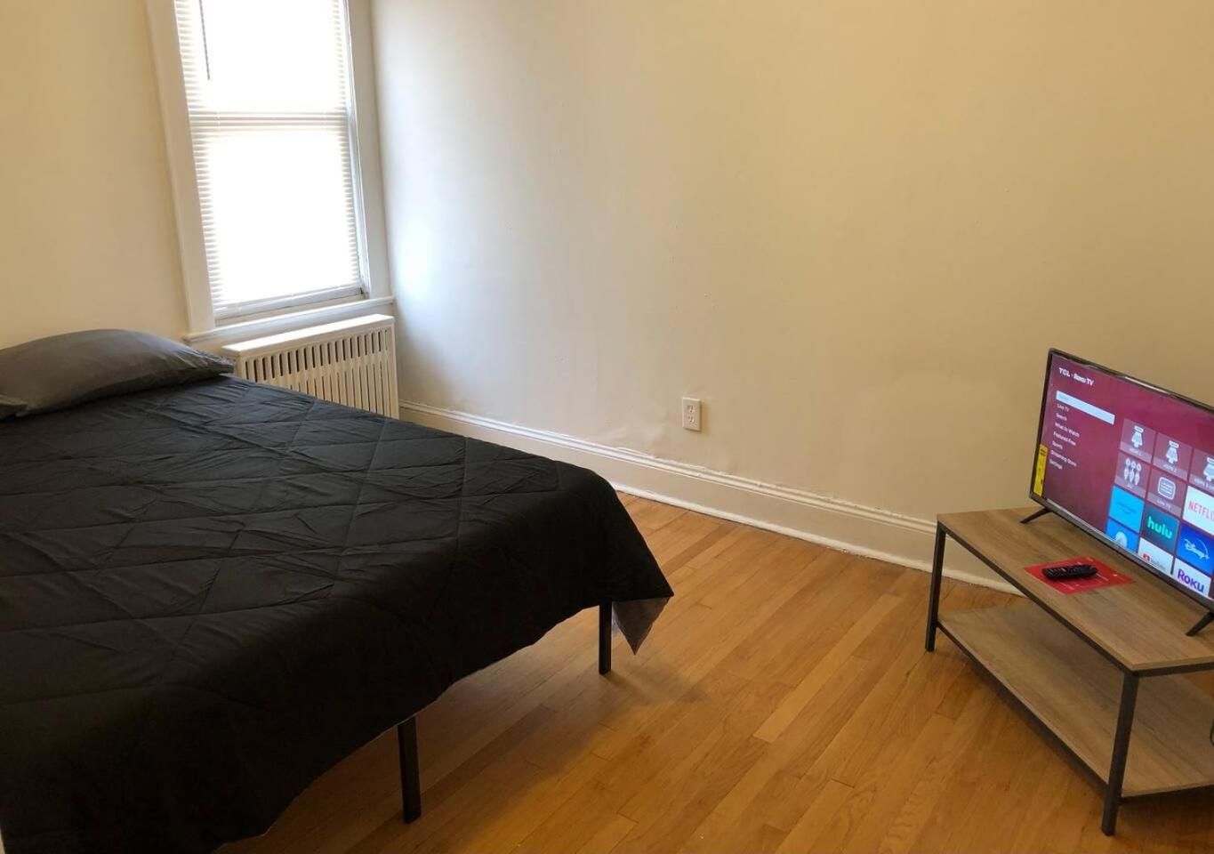 Spacious 2-bedroom apartment with 1-bathroom and private street entrance, MetLife Stadium FIFA World Cup 25 minutes away