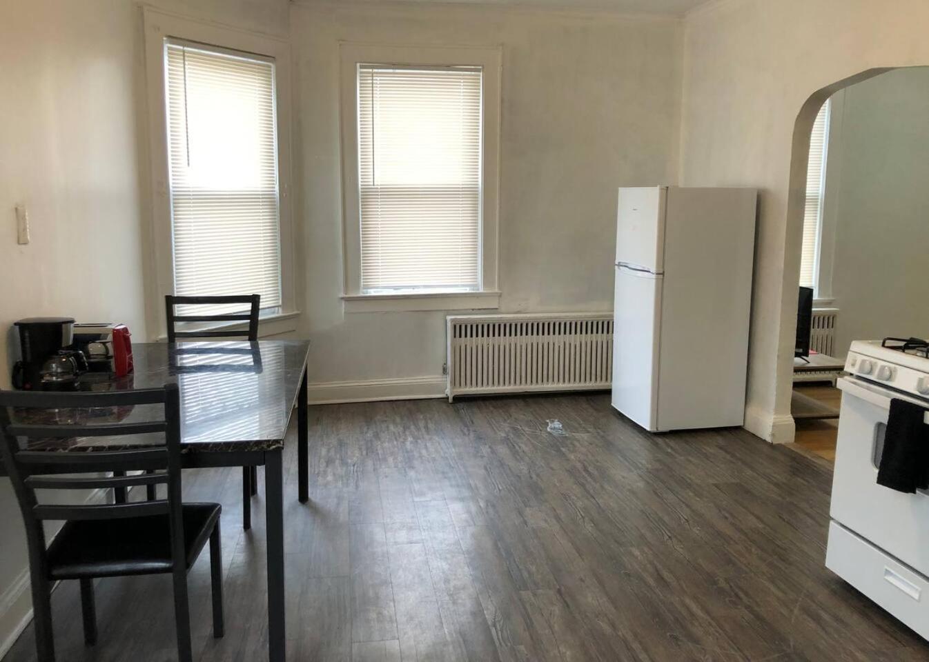 Spacious 2-bedroom apartment with 1-bathroom and private street entrance, MetLife Stadium FIFA World Cup 25 minutes away