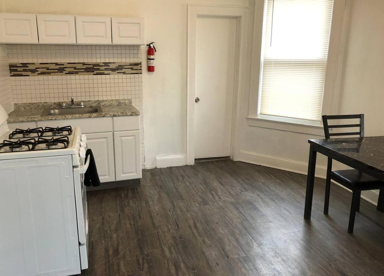 Spacious 2-bedroom apartment with 1-bathroom and private street entrance, MetLife Stadium FIFA World Cup 25 minutes away