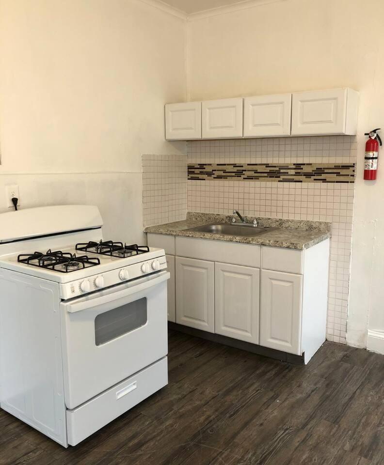 Spacious 2-bedroom apartment with 1-bathroom and private street entrance, MetLife Stadium FIFA World Cup 25 minutes away