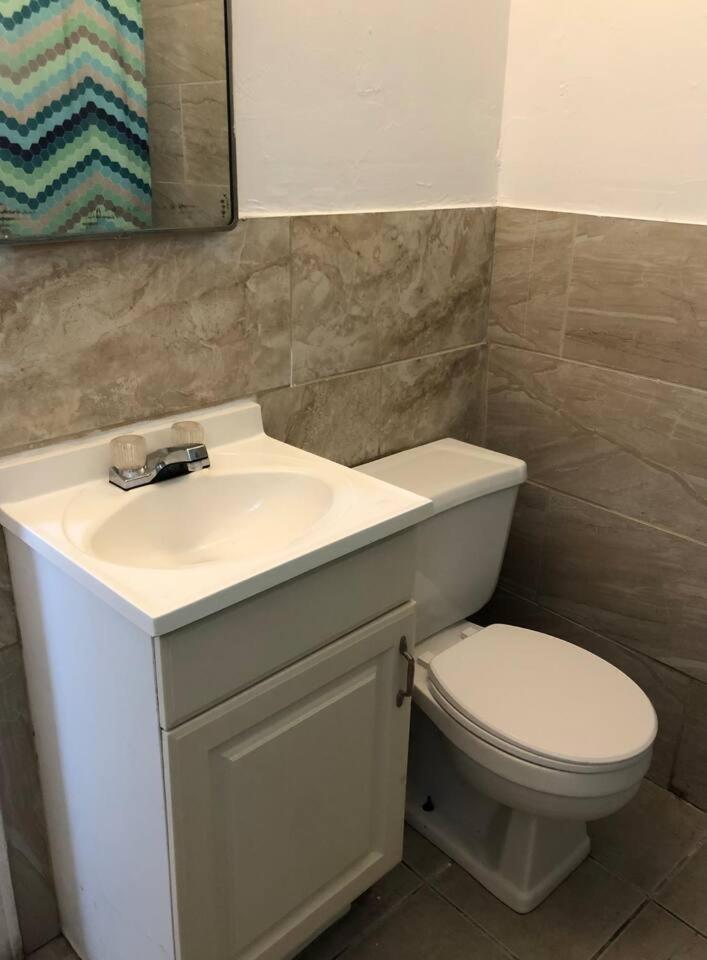 Spacious 2-bedroom apartment with 1-bathroom and private street entrance, MetLife Stadium FIFA World Cup 25 minutes away
