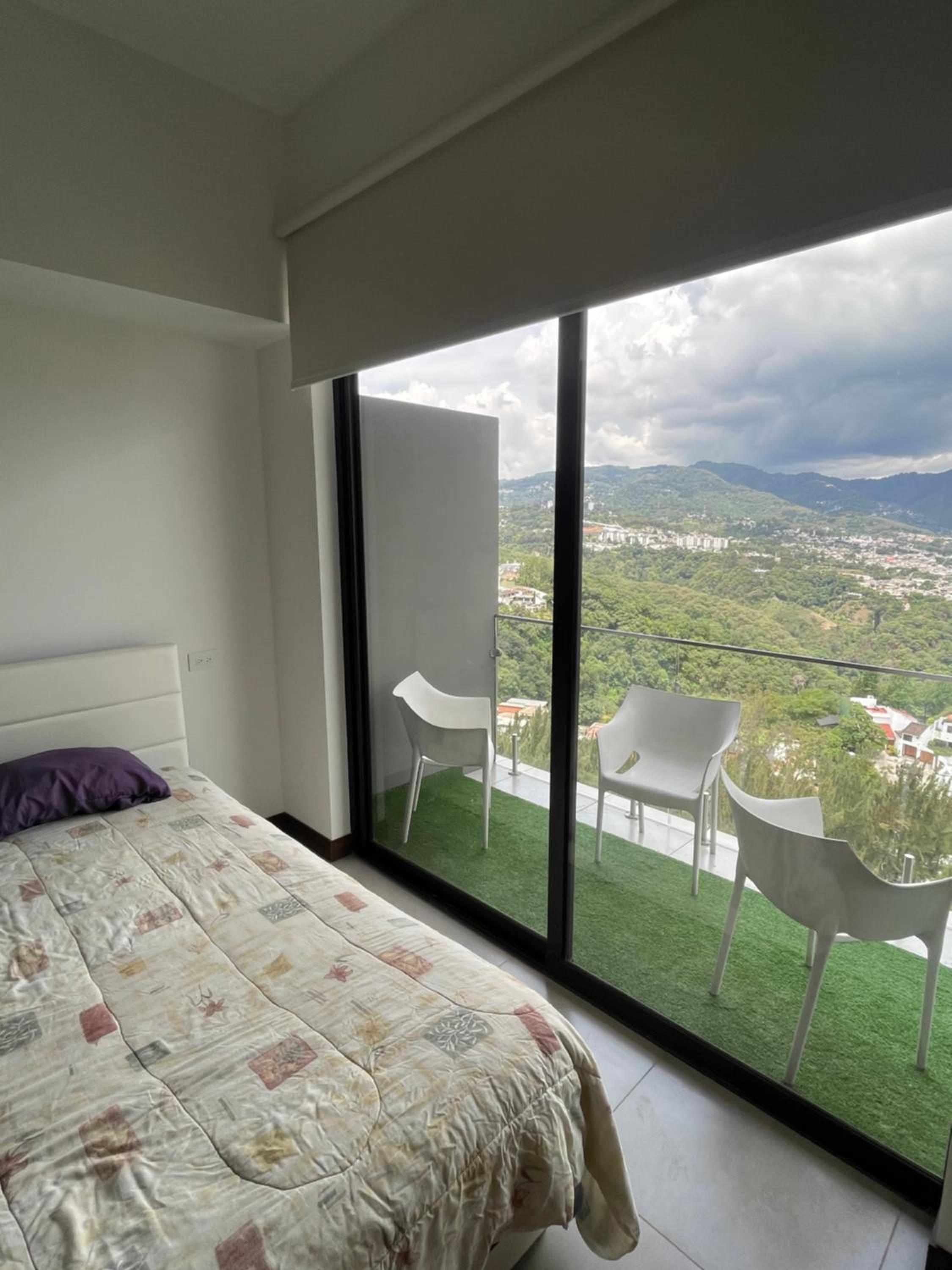 Balcón con vista al lago 1017
