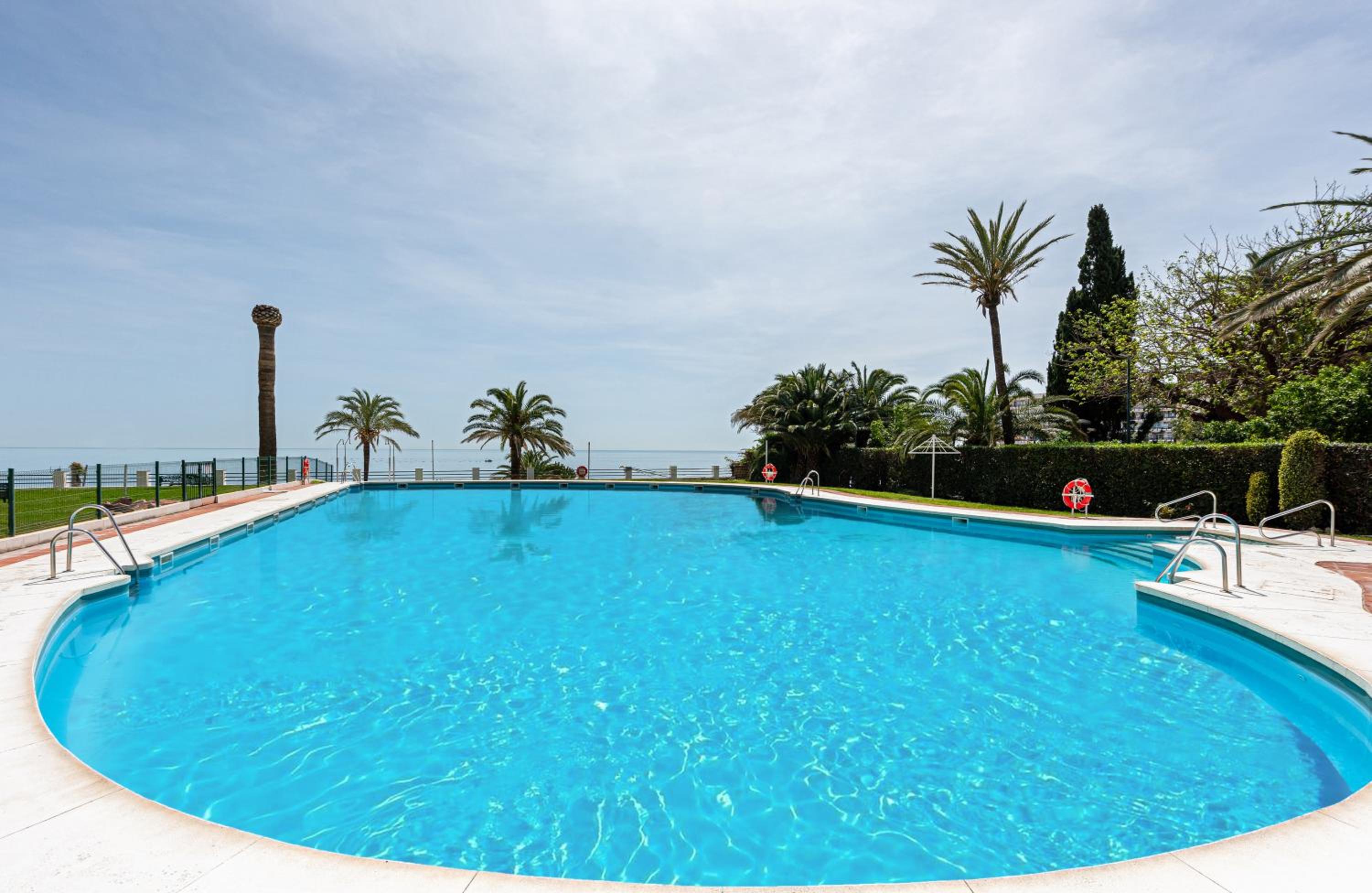 Roca Apt Private swimming pool Beach Parking