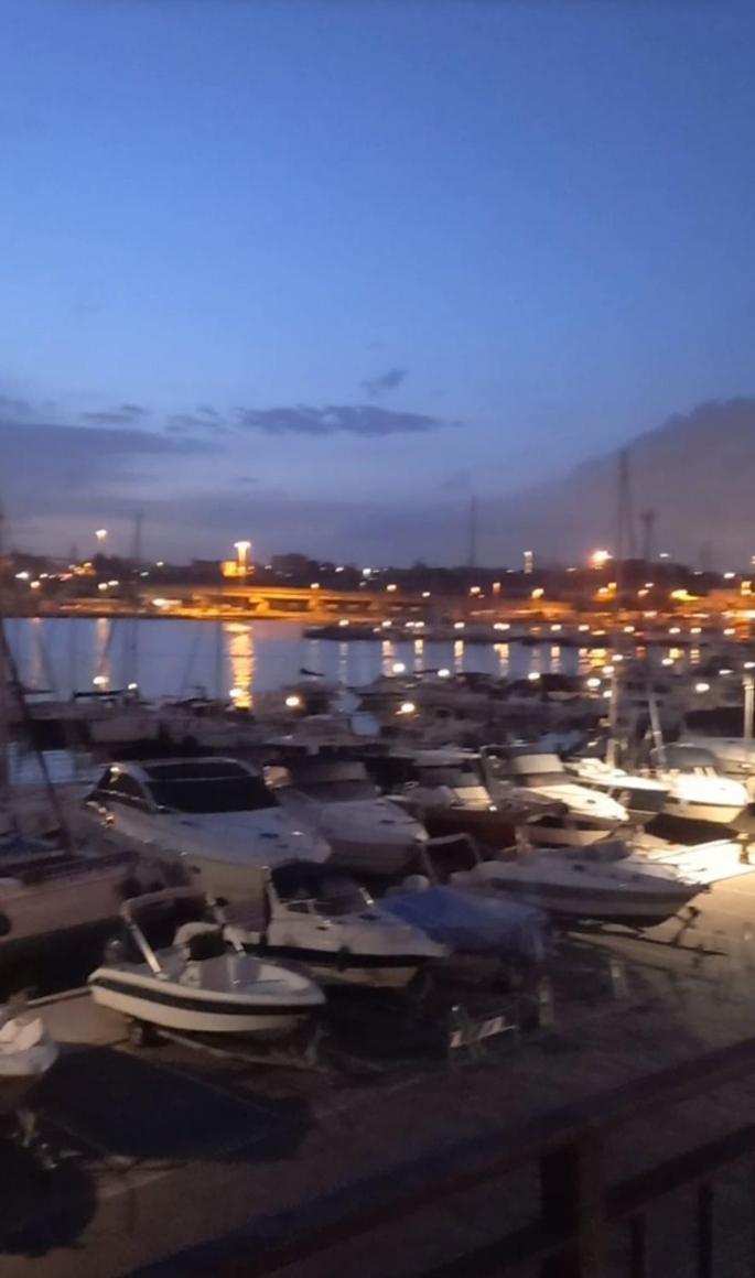 La ringhiera 89 en Taranto — other