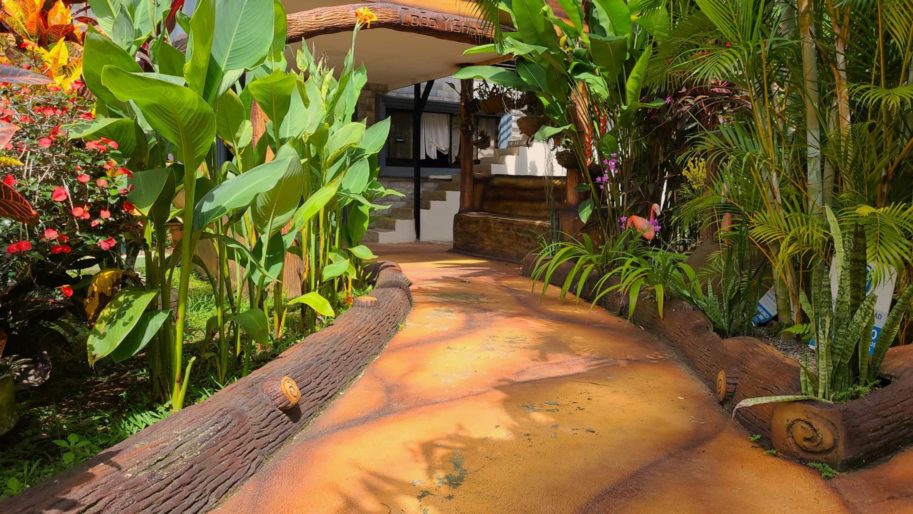 Arenal Family Retreat