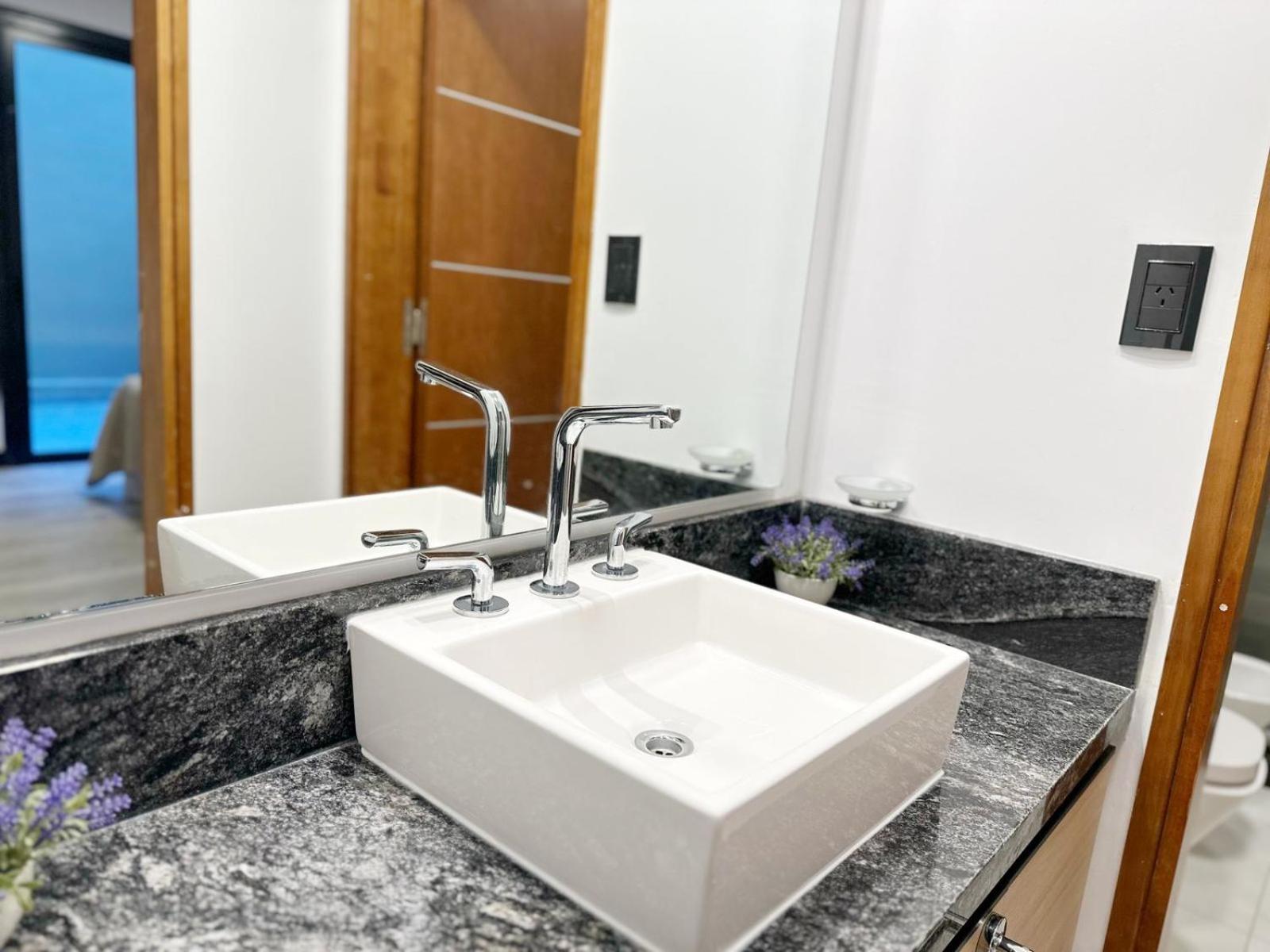 Constantino 6 Apartments