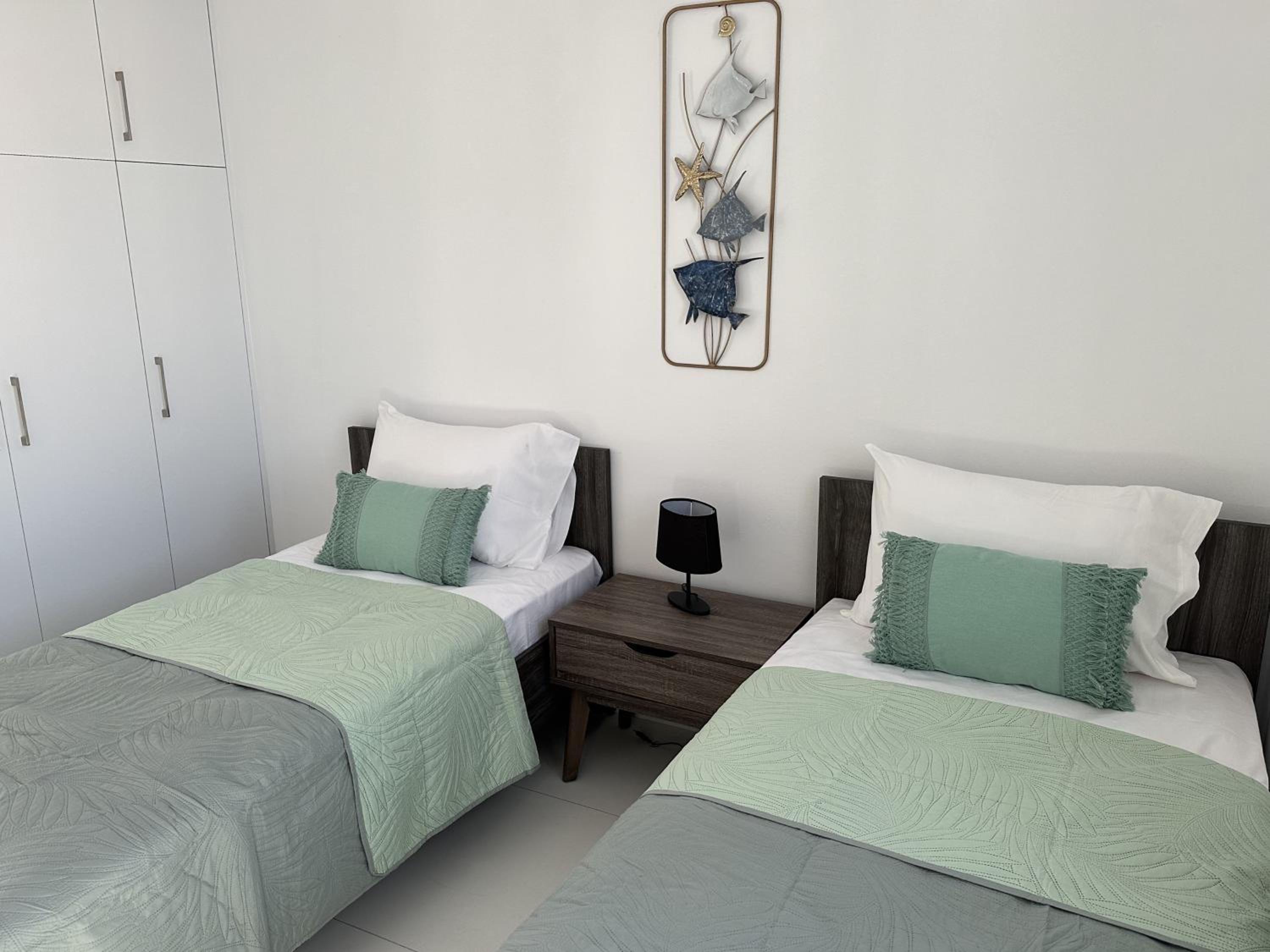 3 bdr house Ambrosia