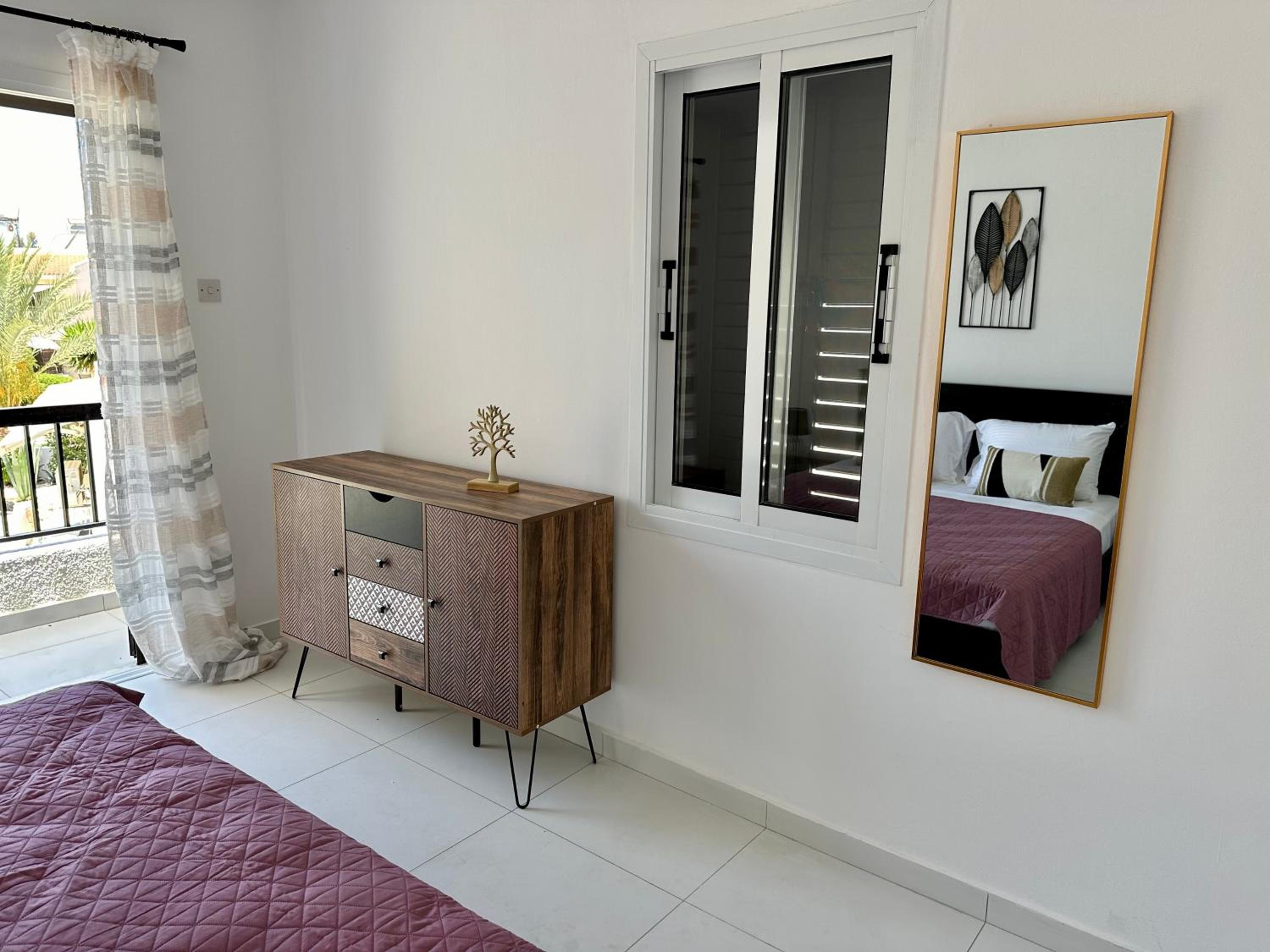 3 bdr house Ambrosia