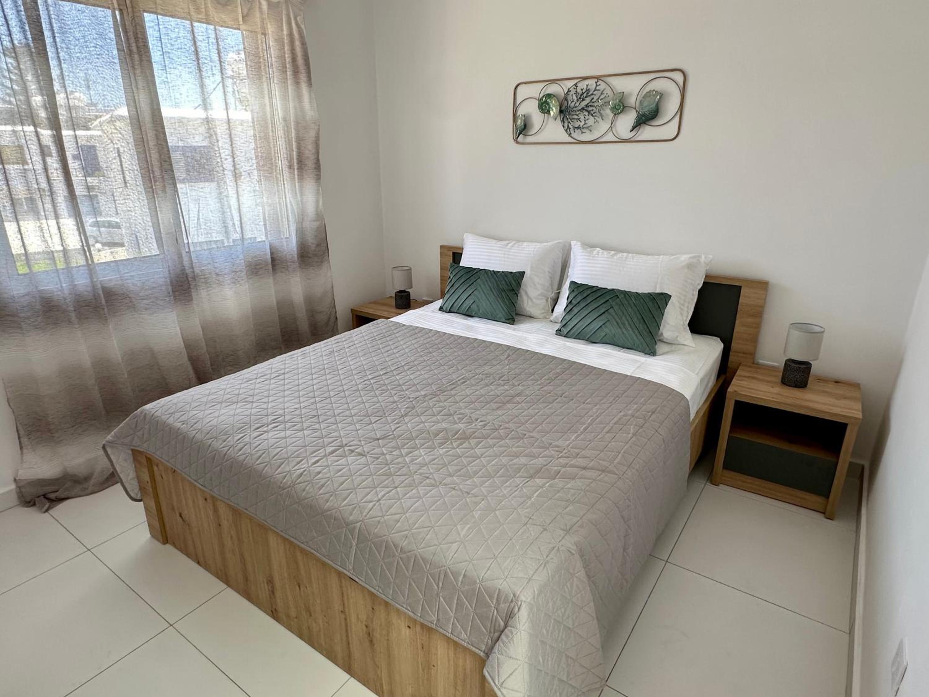 3 bdr house Ambrosia