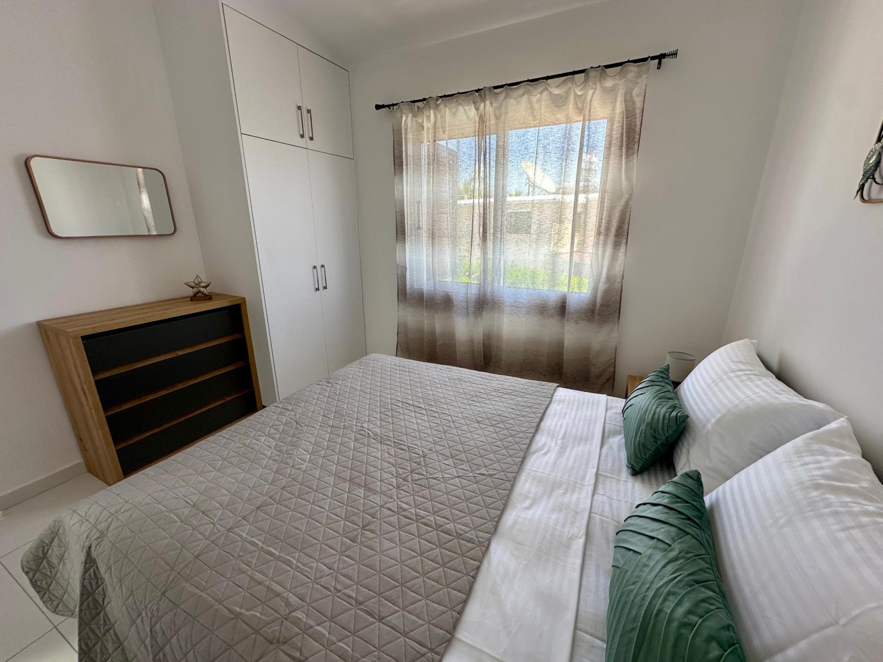 3 bdr house Ambrosia