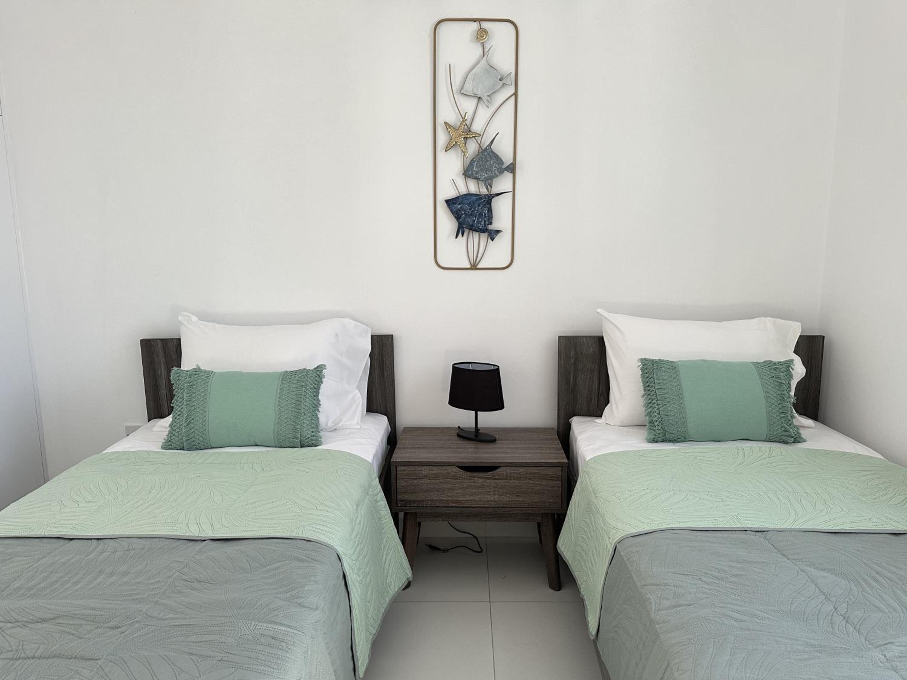 3 bdr house Ambrosia