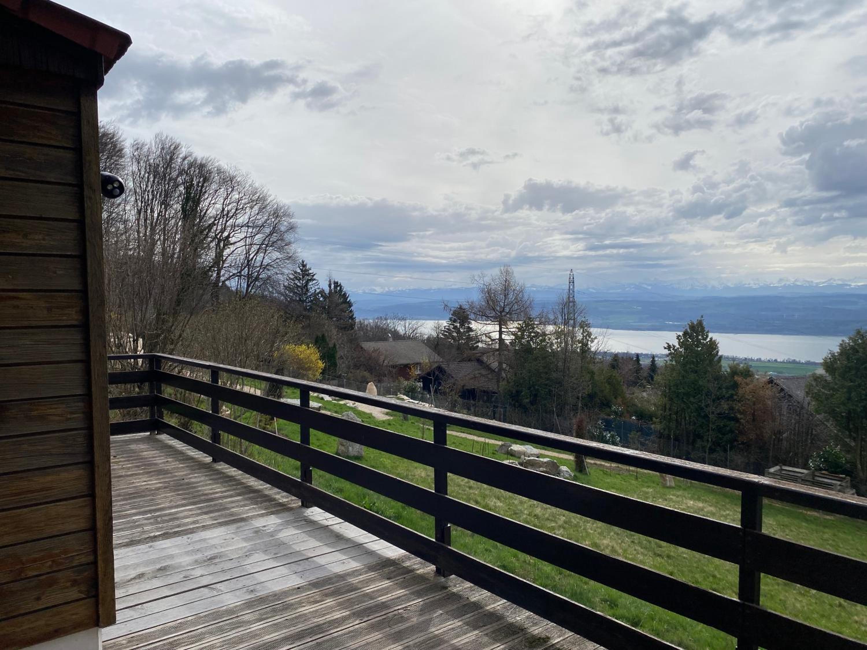 Chalet avec vue panoramique alpes et lac