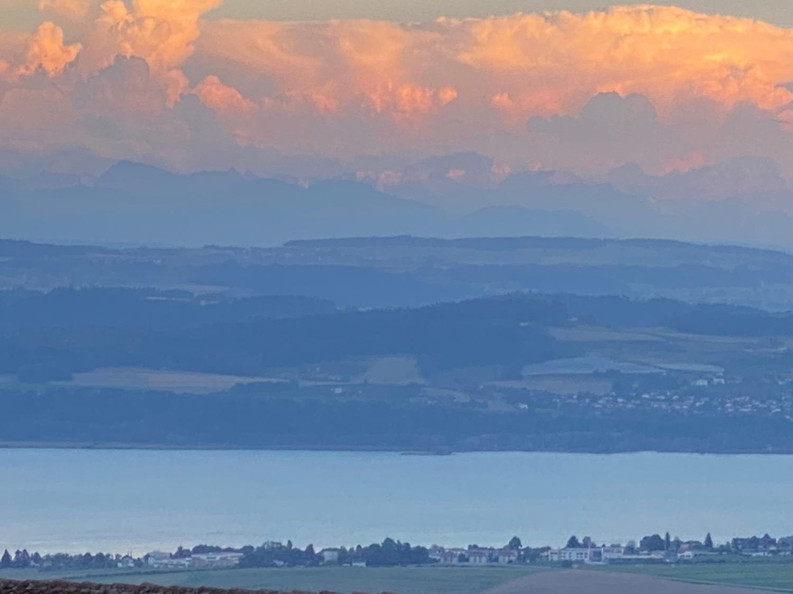 Chalet avec vue panoramique alpes et lac