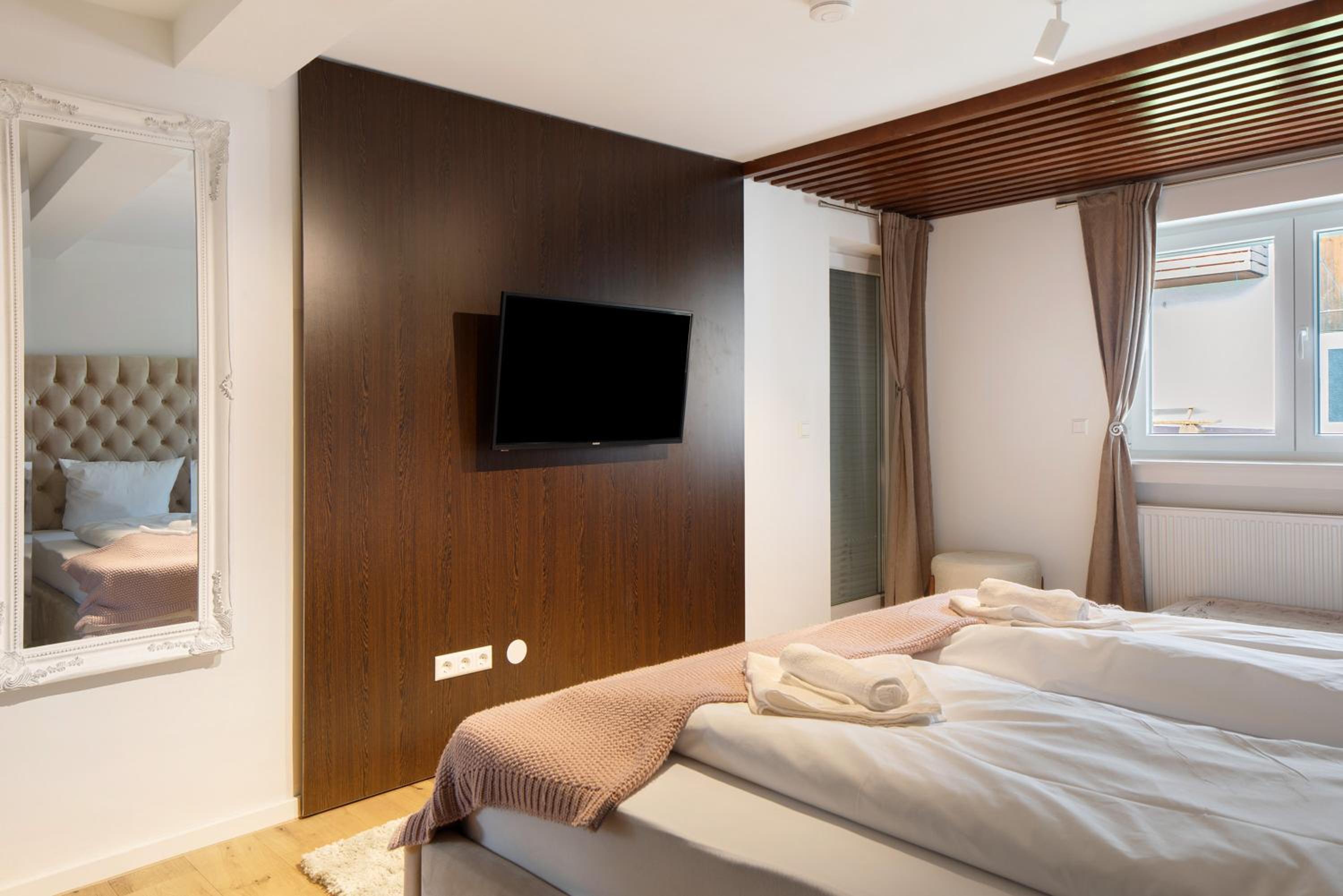 Skylodges