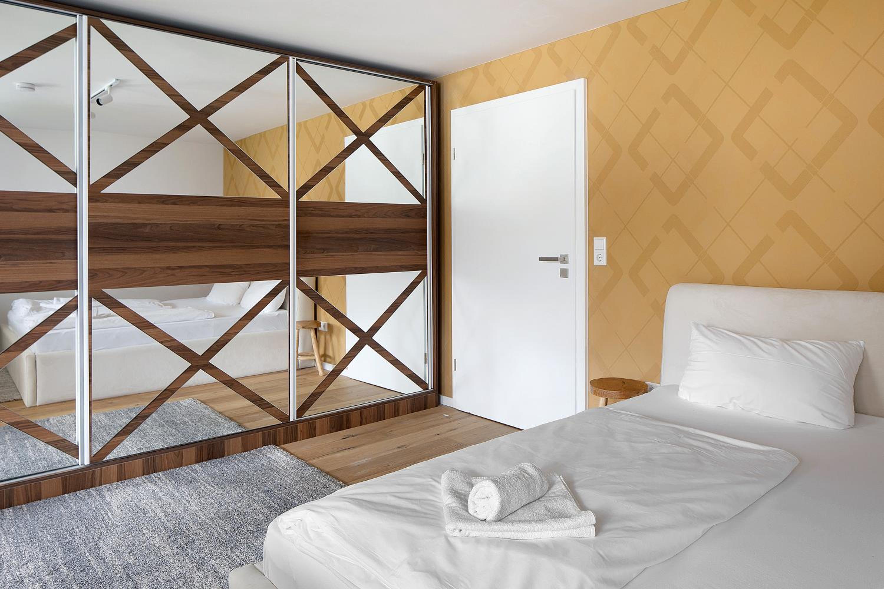 Skylodges