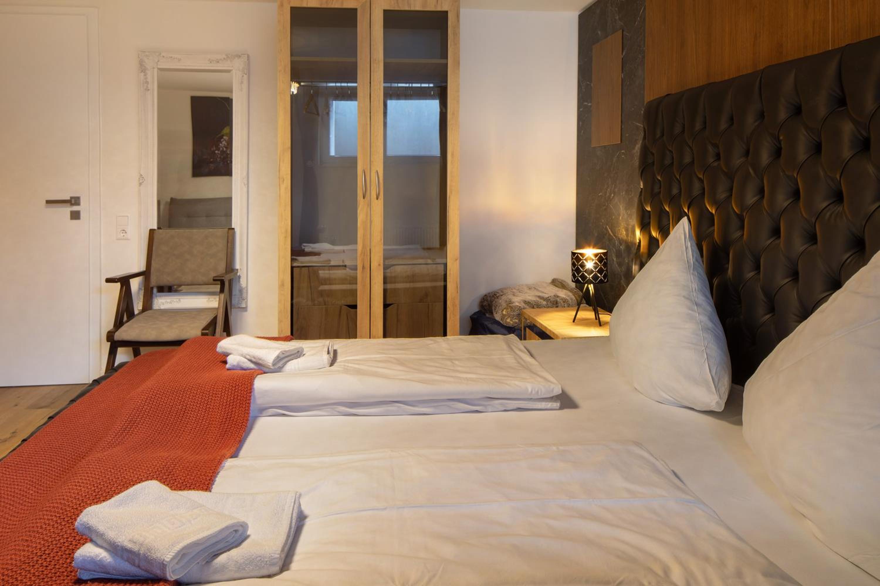 Skylodges