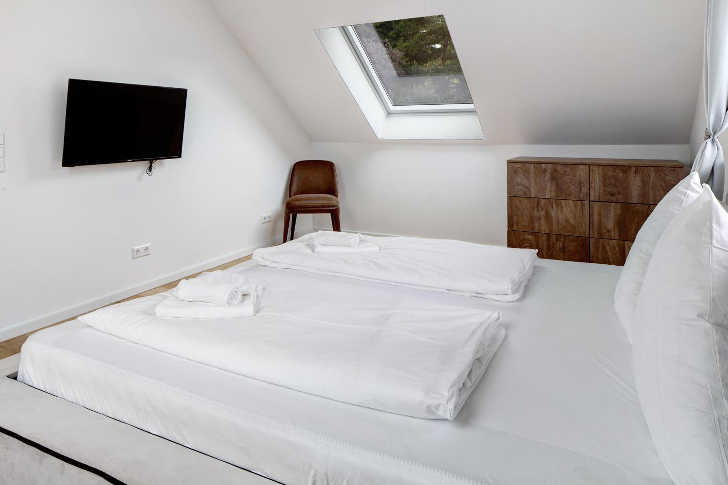Skylodges