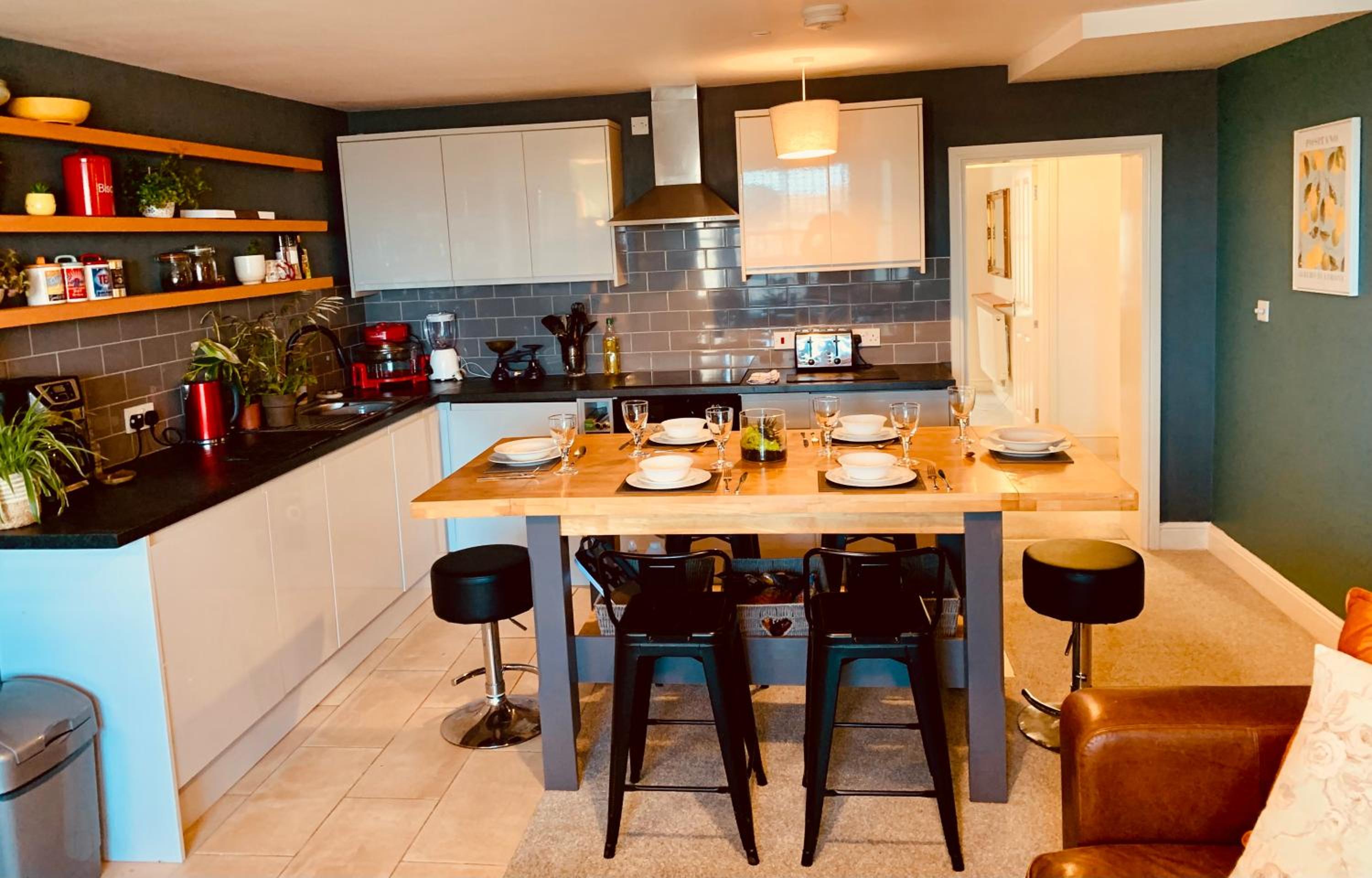 Vibrant beachfront Folkestone getaway